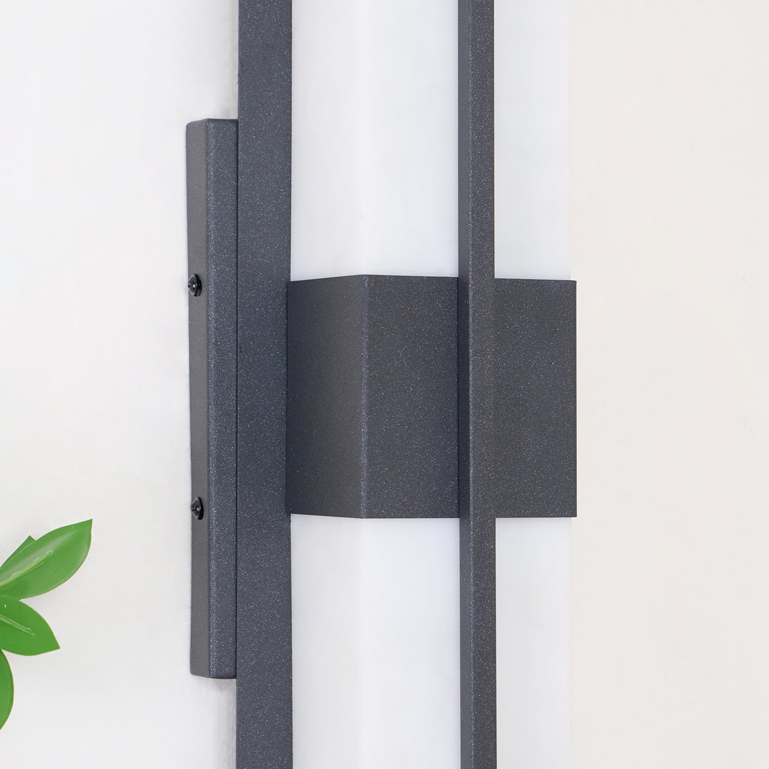 Elarvin Classic Unique Resin Outdoor Wall Light