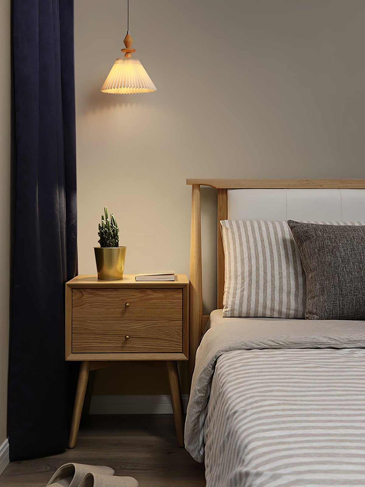 Aldanelia Wood Pendant Light