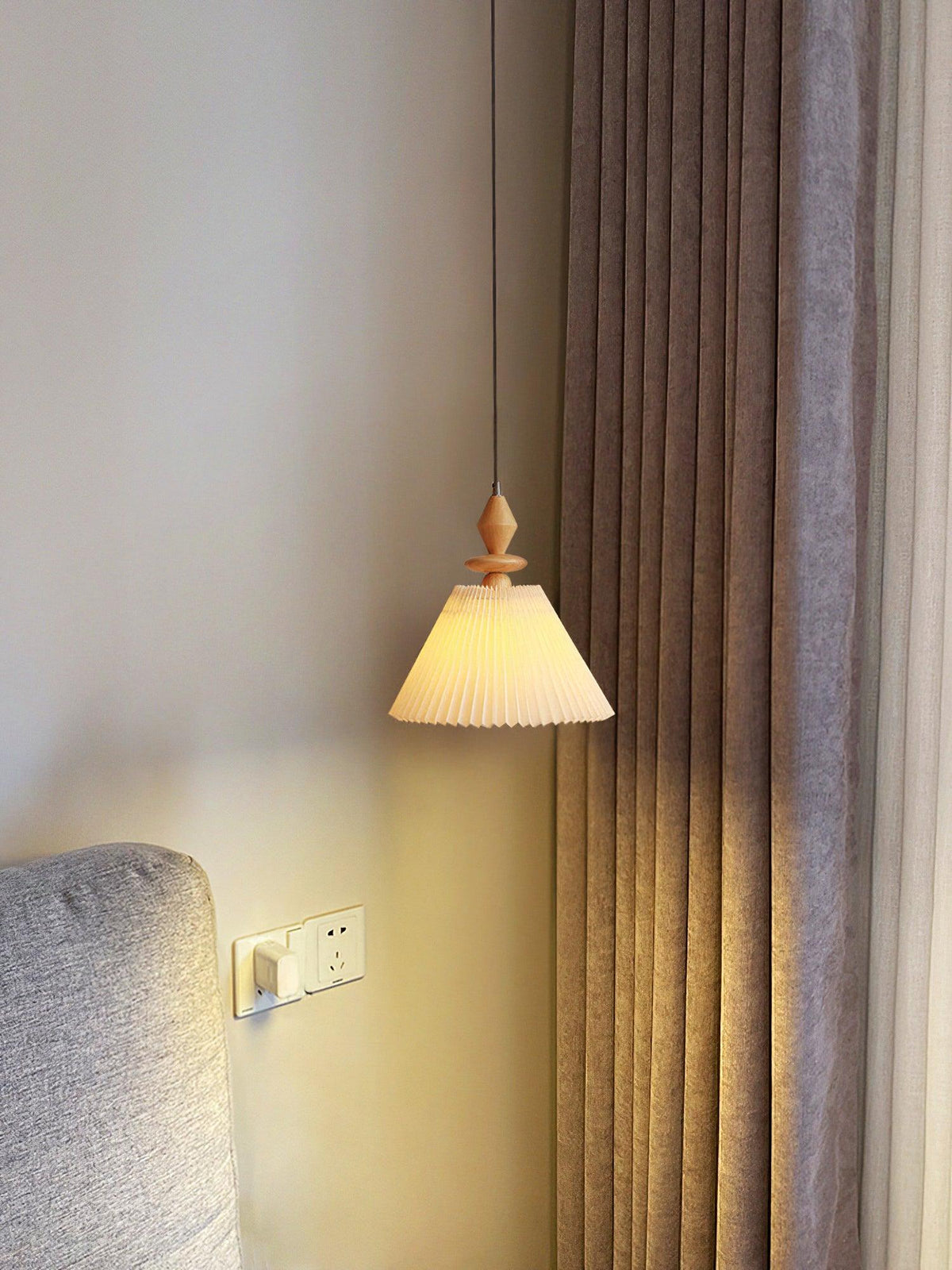Aldanelia Wood Pendant Light