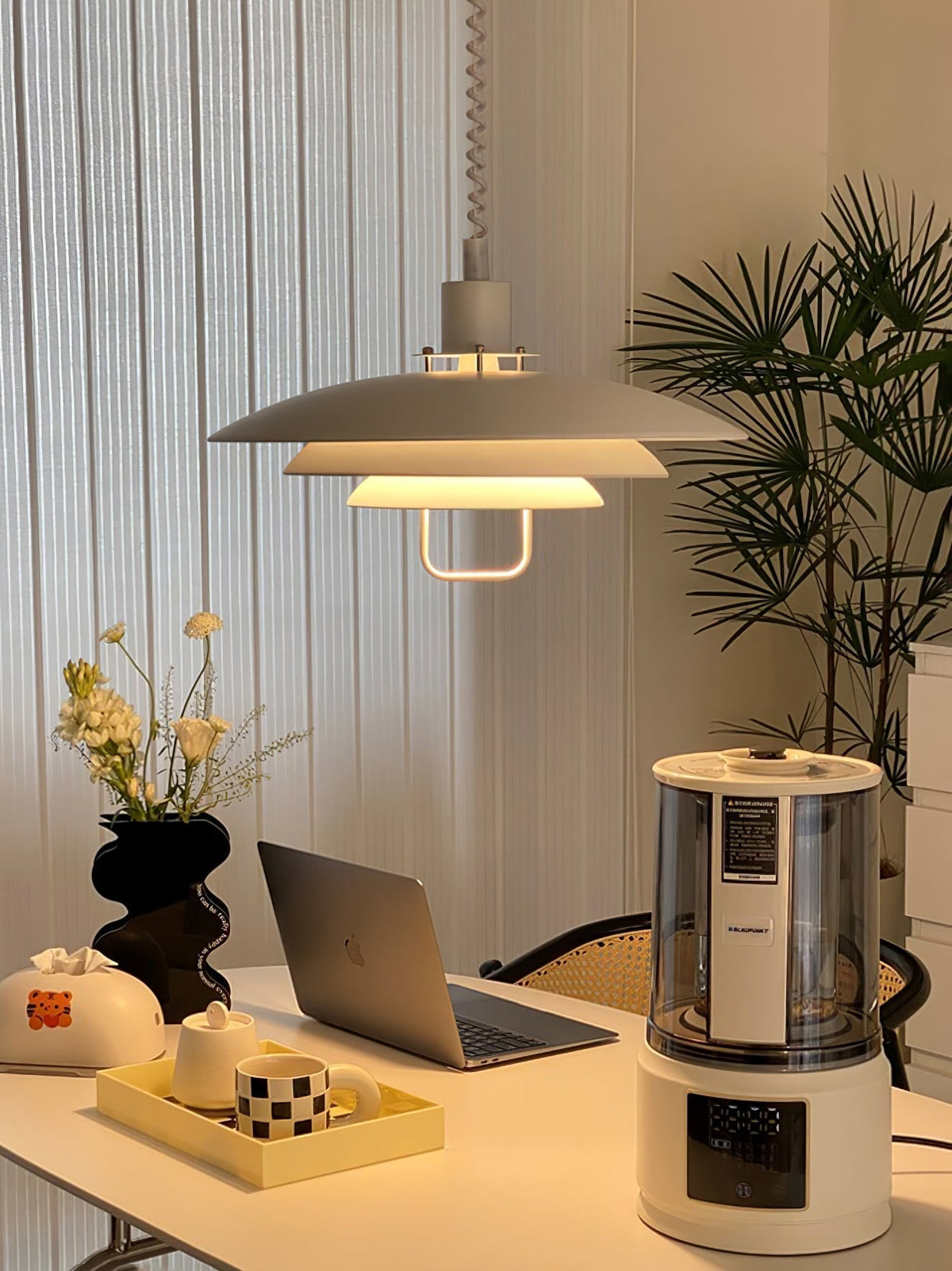 Divor Aluminum Glam Pendant Lamp