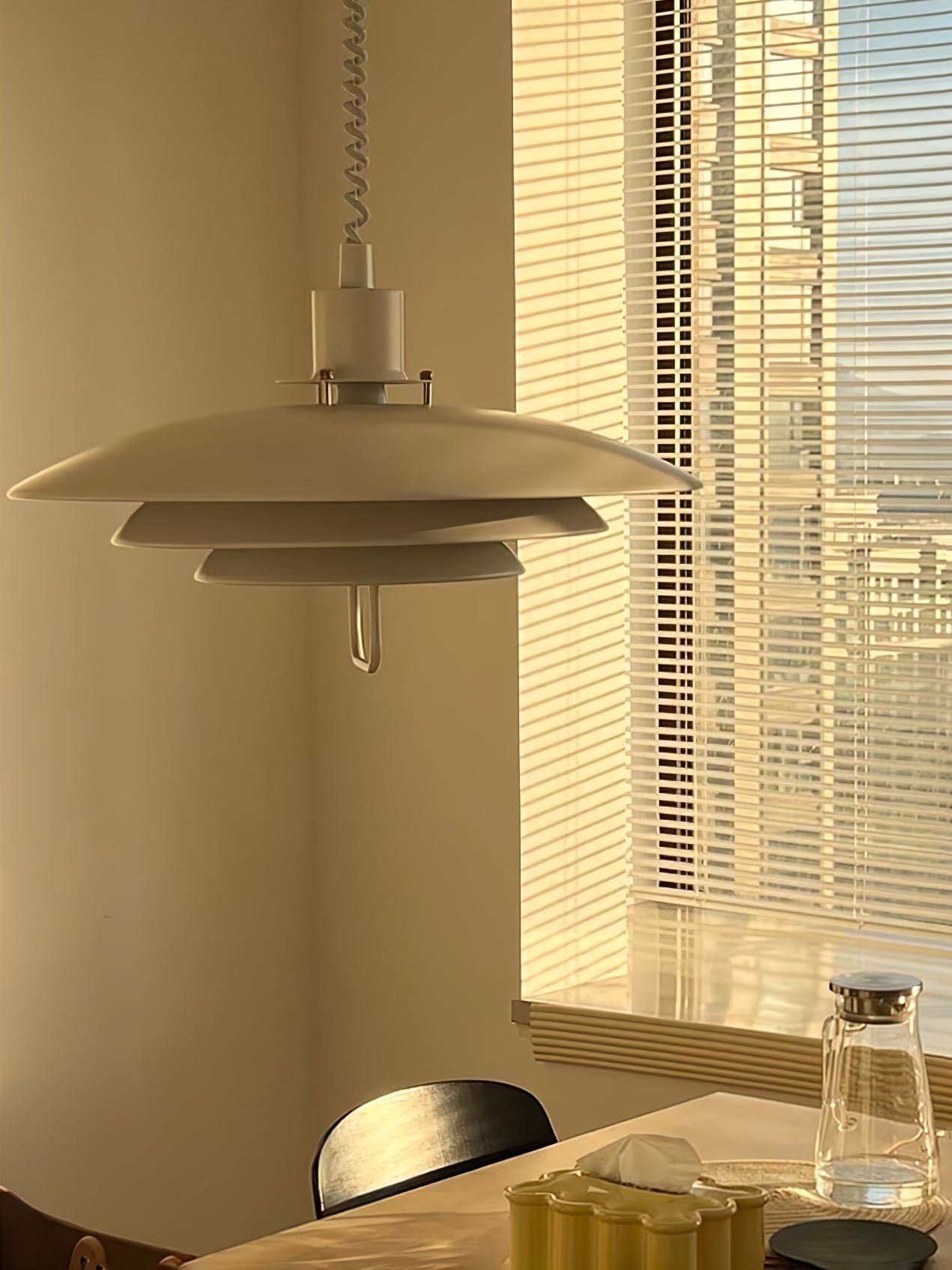 Divor Aluminum Glam Pendant Lamp