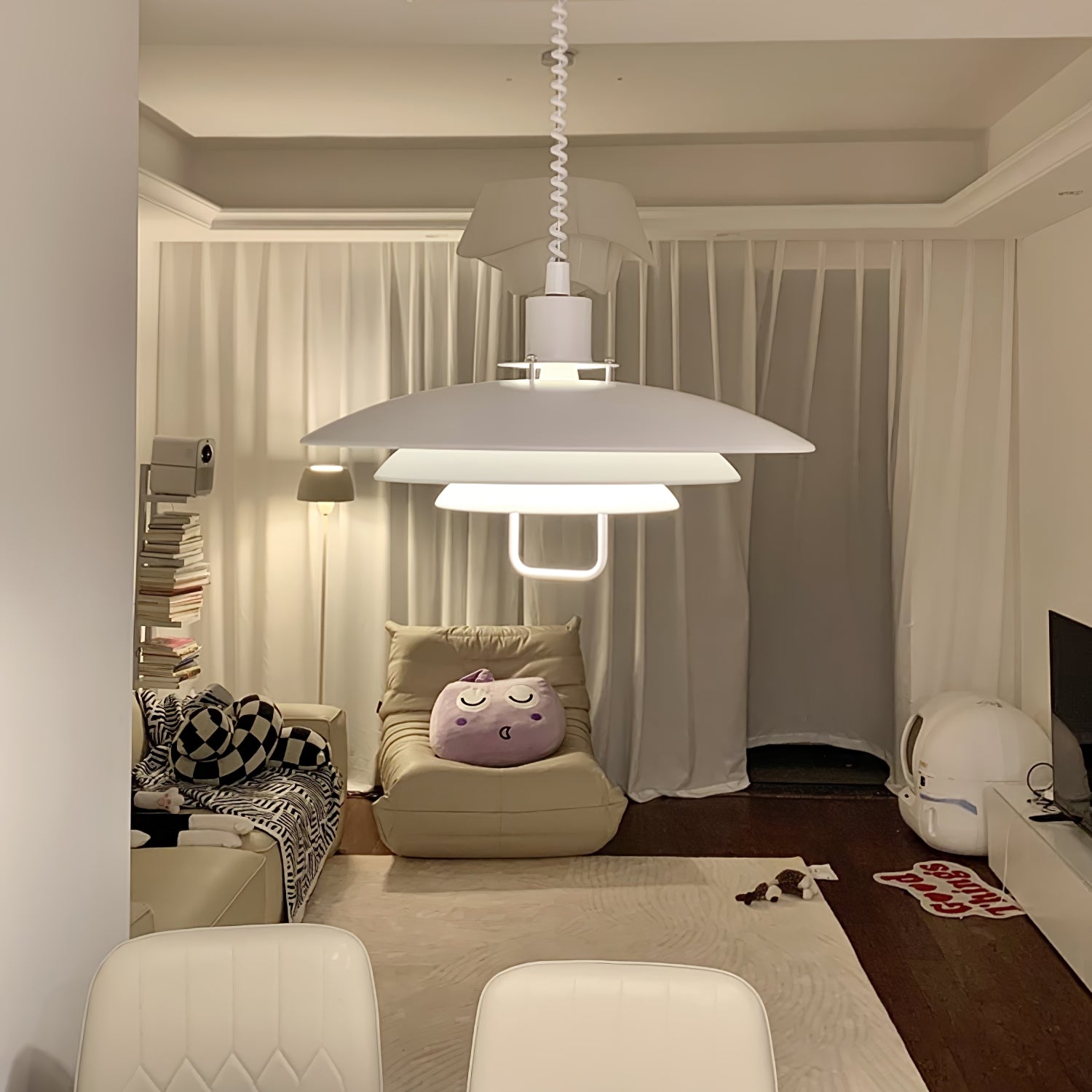 Divor Aluminum Glam Pendant Lamp