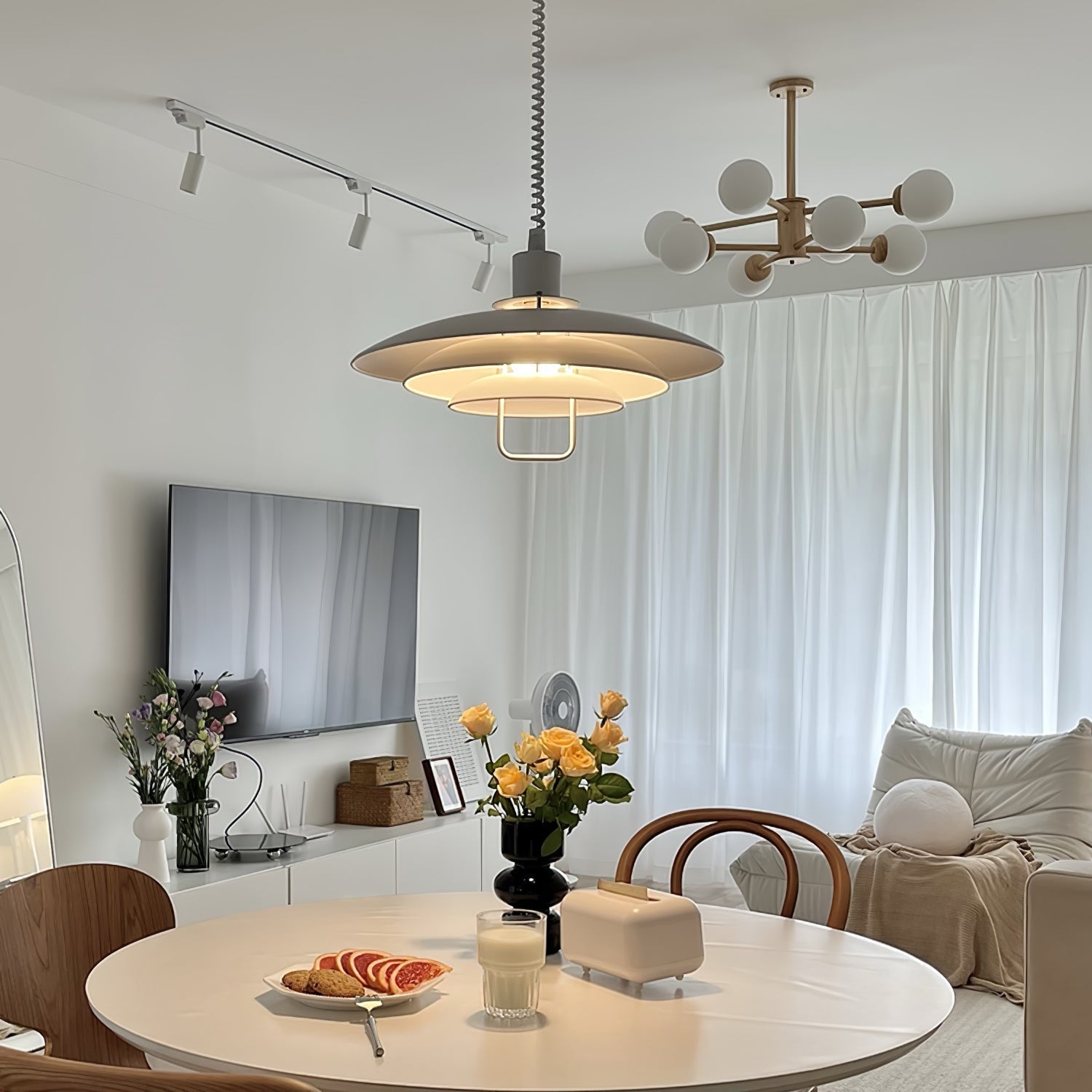 Divor Aluminum Glam Pendant Lamp