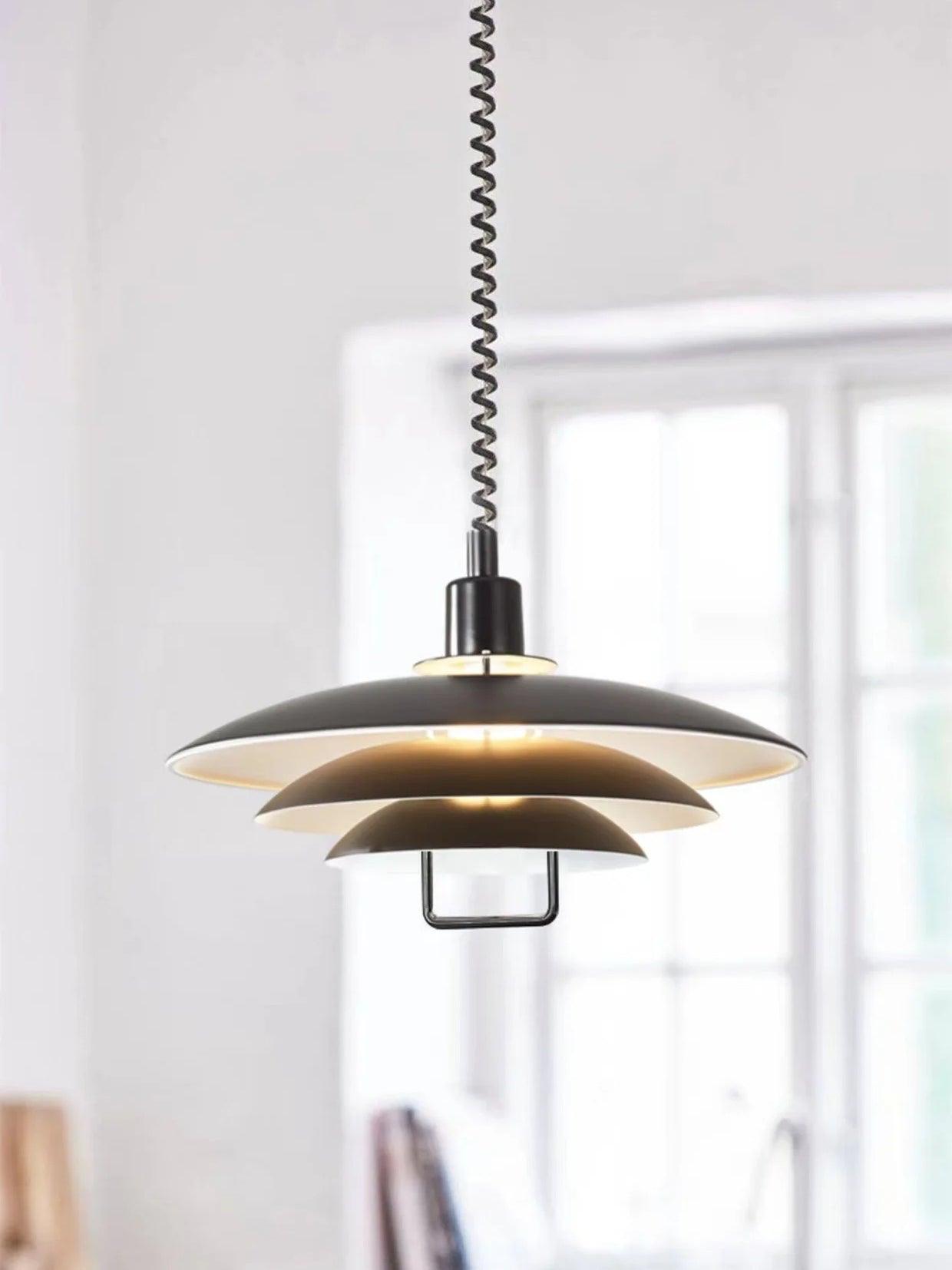 Divor Aluminum Glam Pendant Lamp