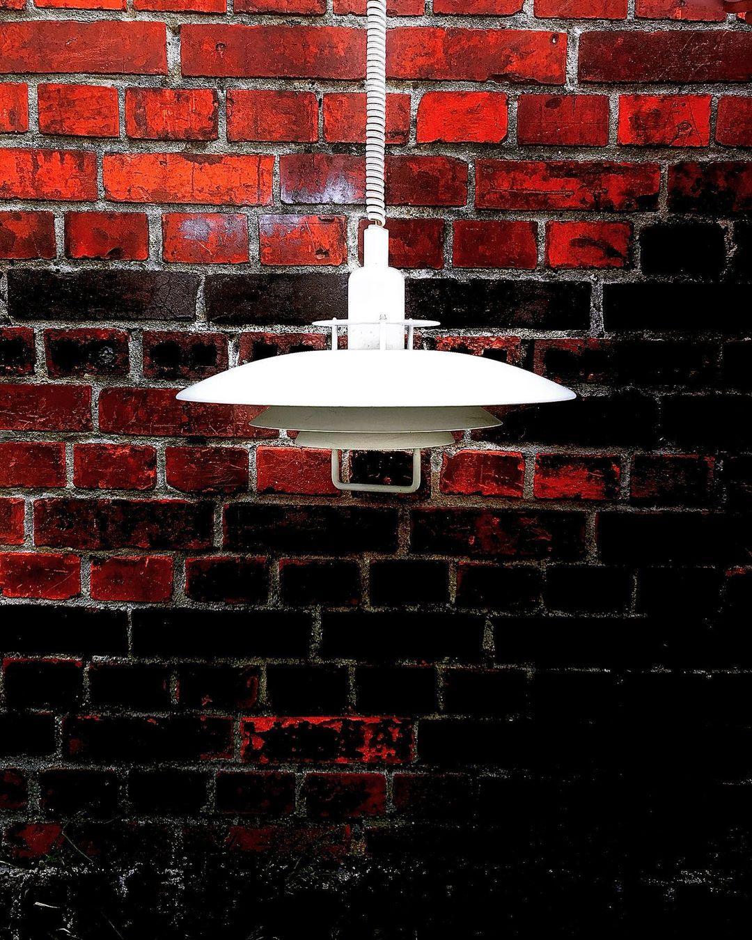 Divor Aluminum Glam Pendant Lamp
