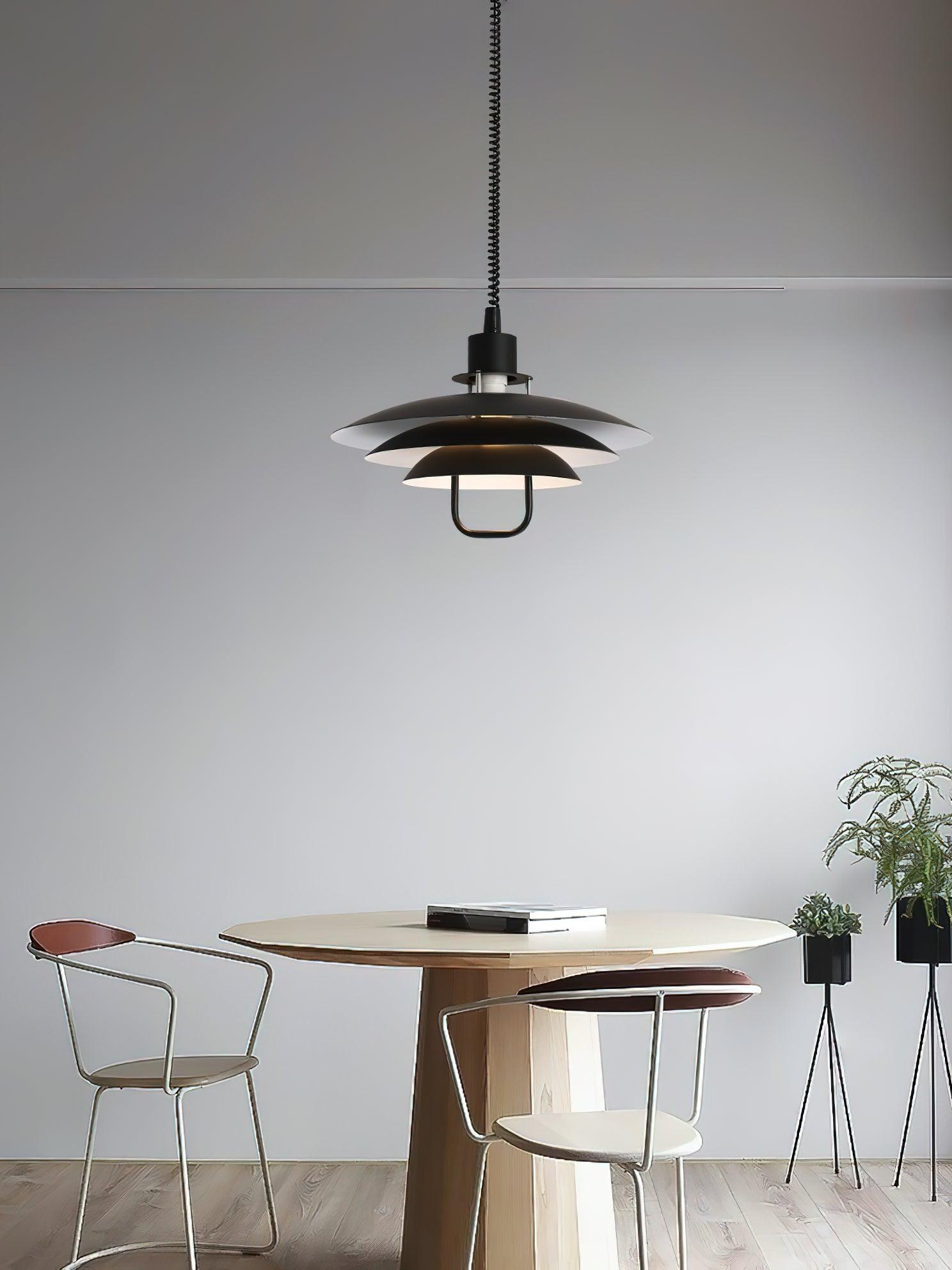 Divor Aluminum Glam Pendant Lamp