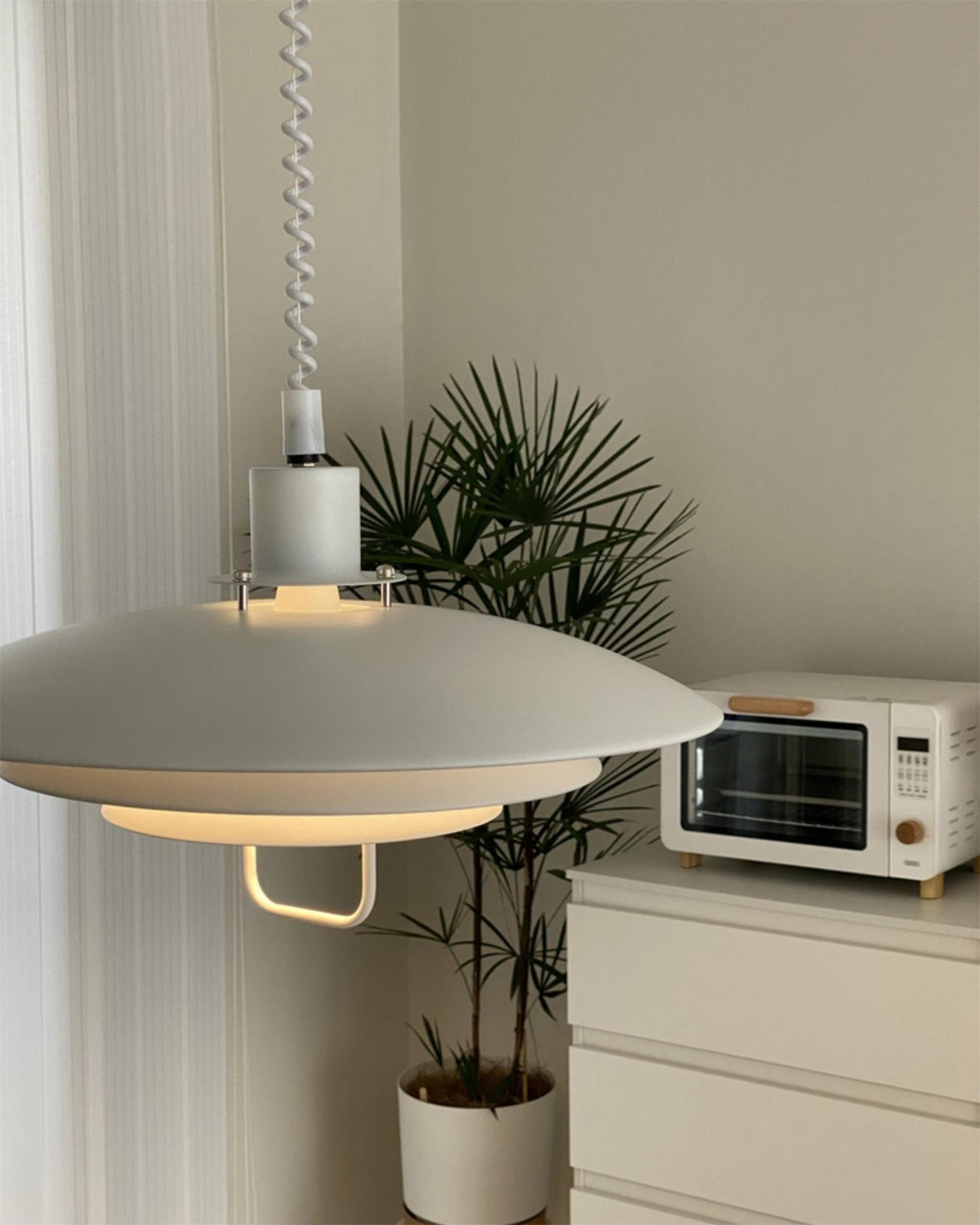 Divor Aluminum Glam Pendant Lamp