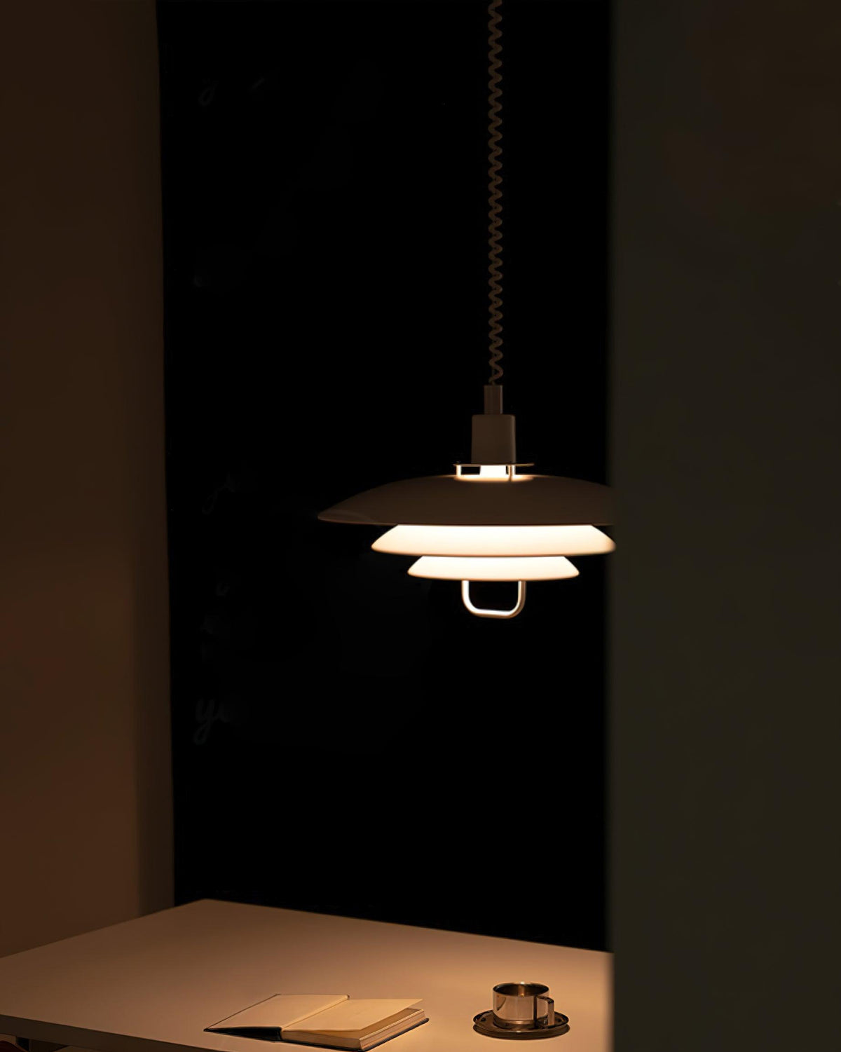 Divor Aluminum Glam Pendant Lamp