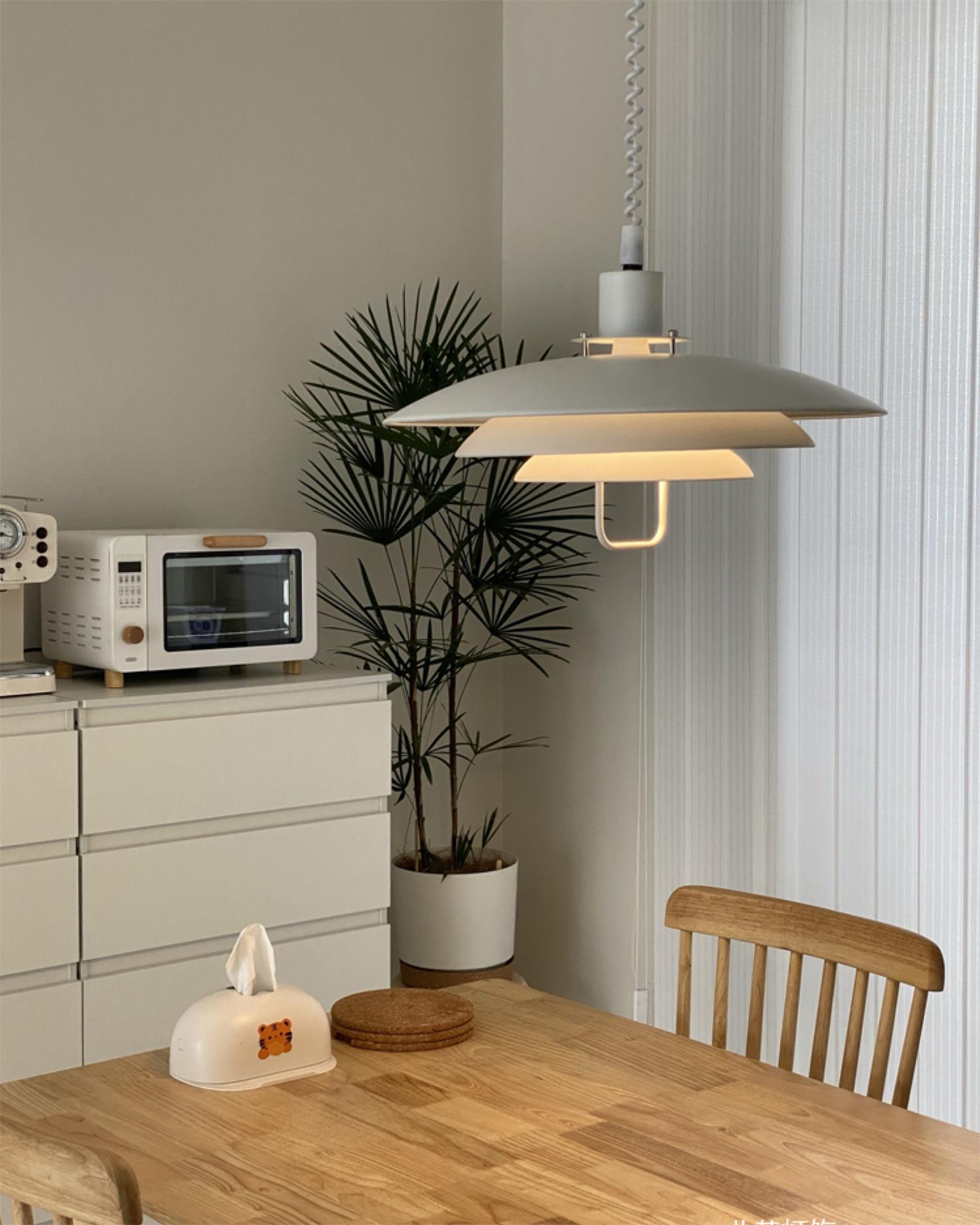 Divor Aluminum Glam Pendant Lamp