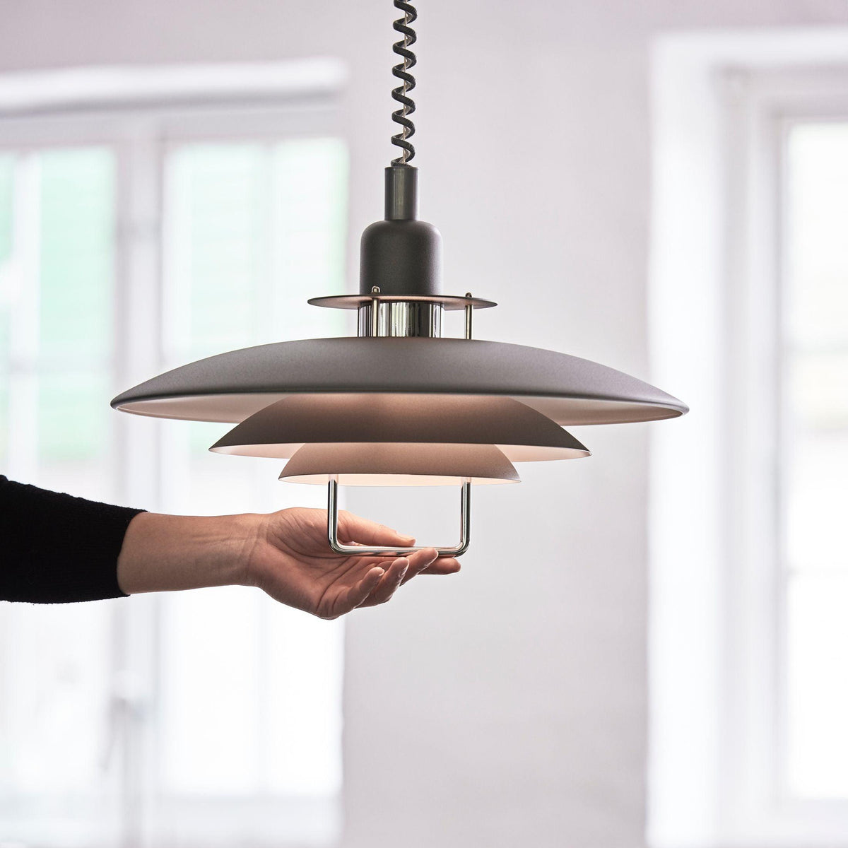Divor Aluminum Glam Pendant Lamp