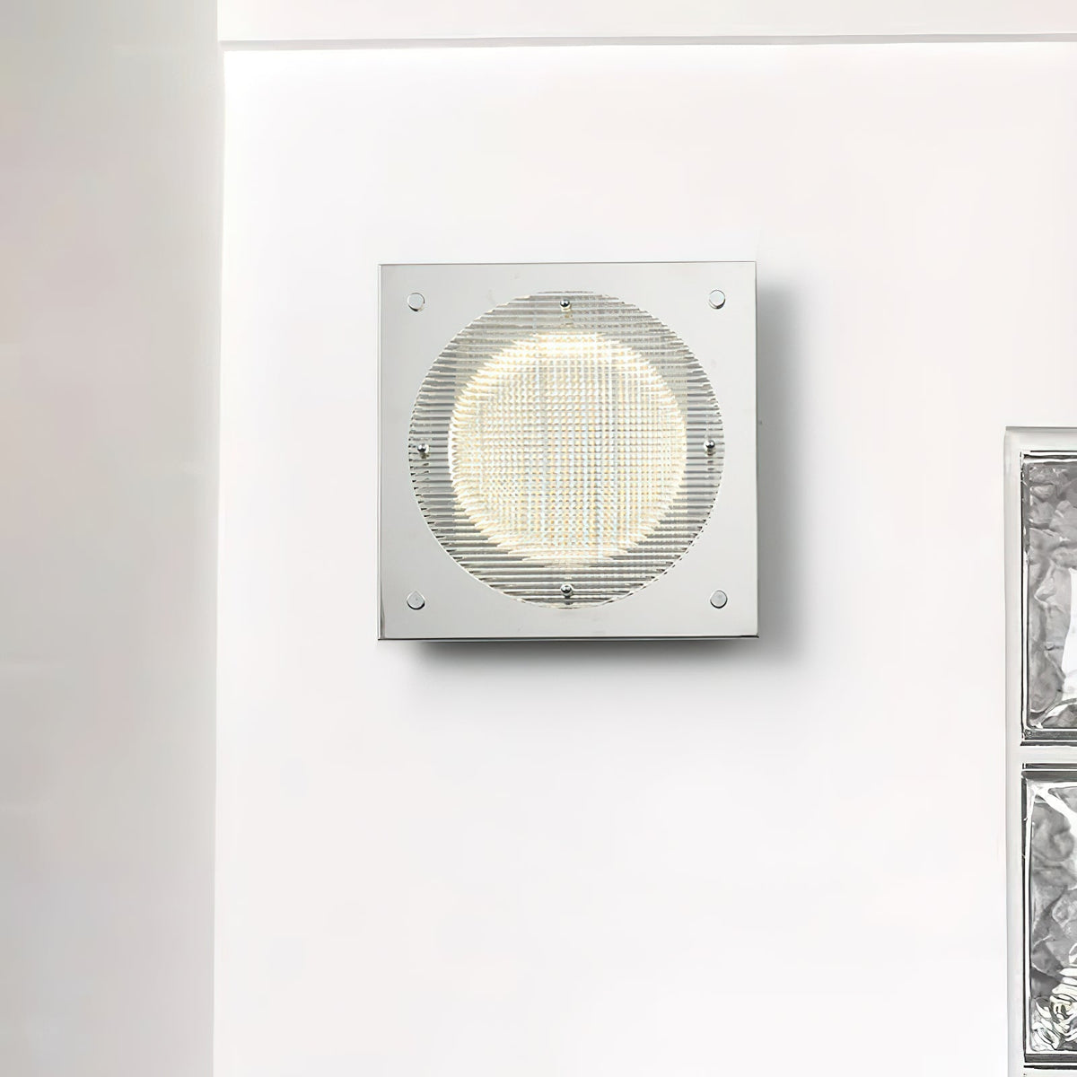 Isolora Nordic Art Shield Sconce Wall lamp