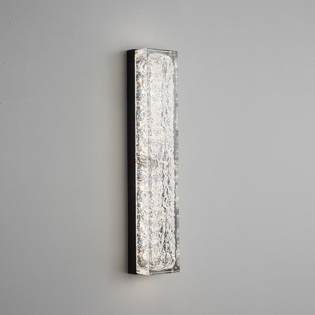 Mavi Prismatic Rectangle Resin Wall Lamp