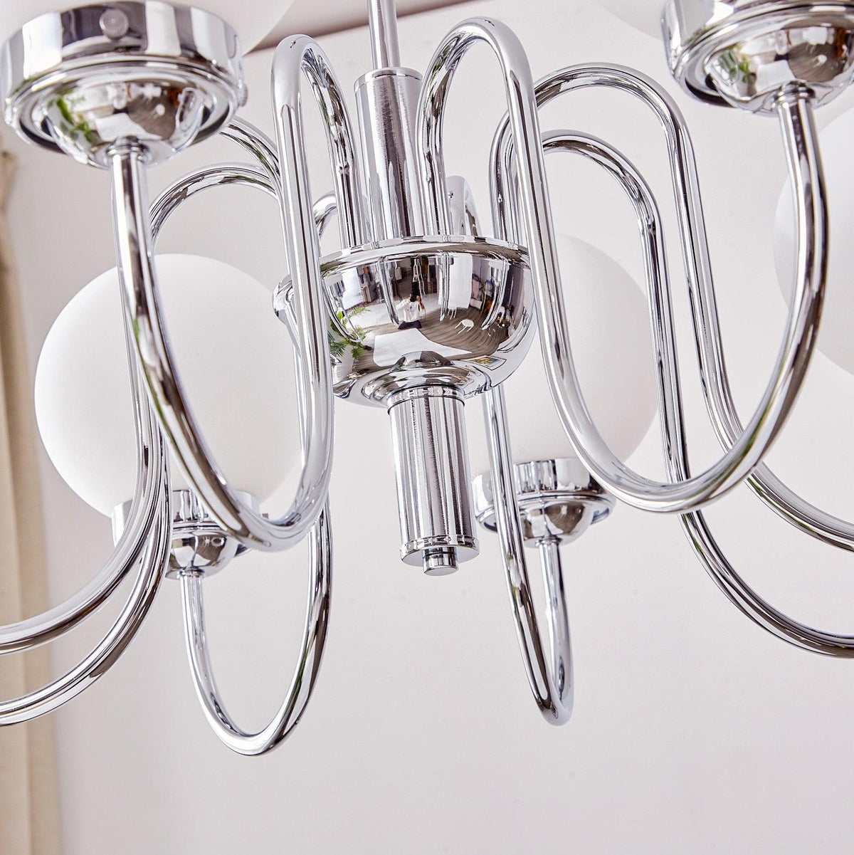 Dostor Chandelier Globe Chrome Curved Arm