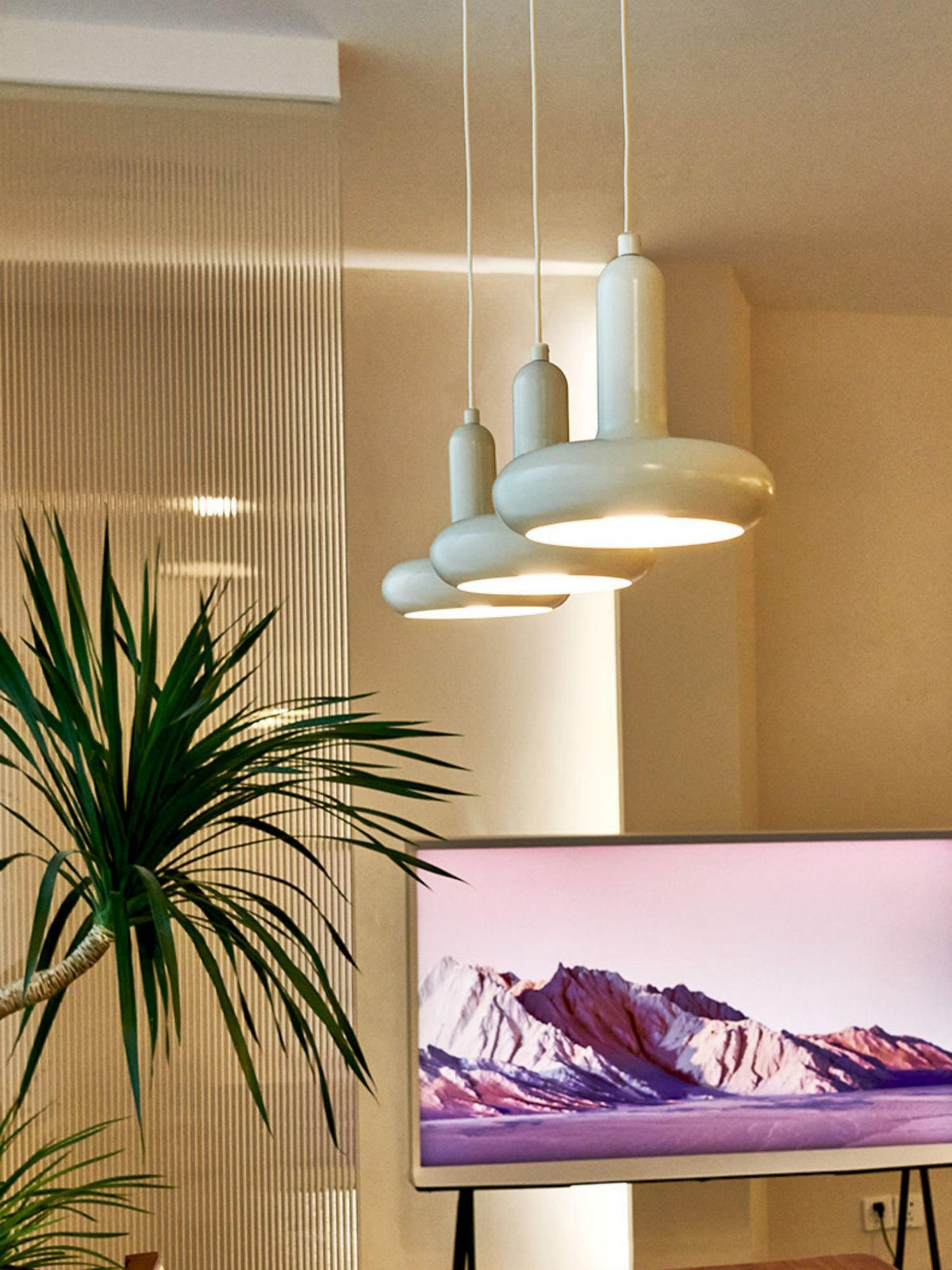 Lunaren Cozy Classic Pendant Light