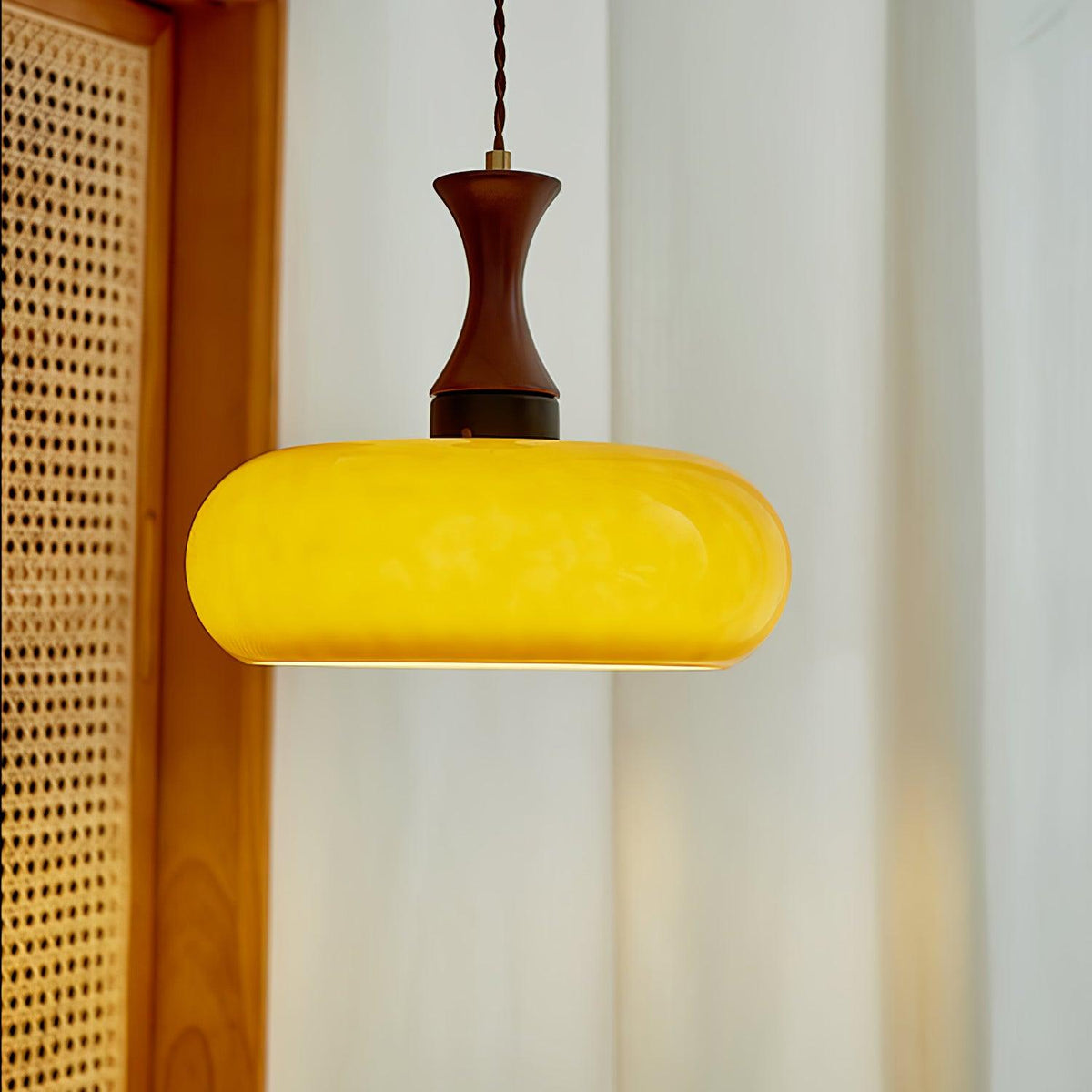 Cadenza Wood Retro Pendant Lamp