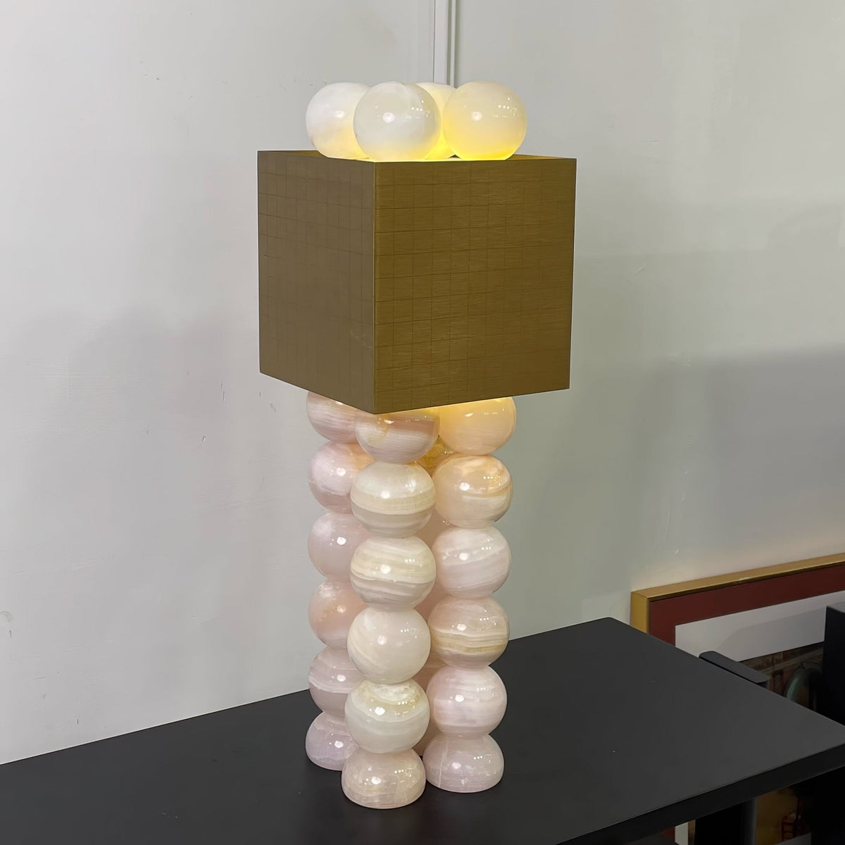 Lumaniella Modern MetallTable Lamp