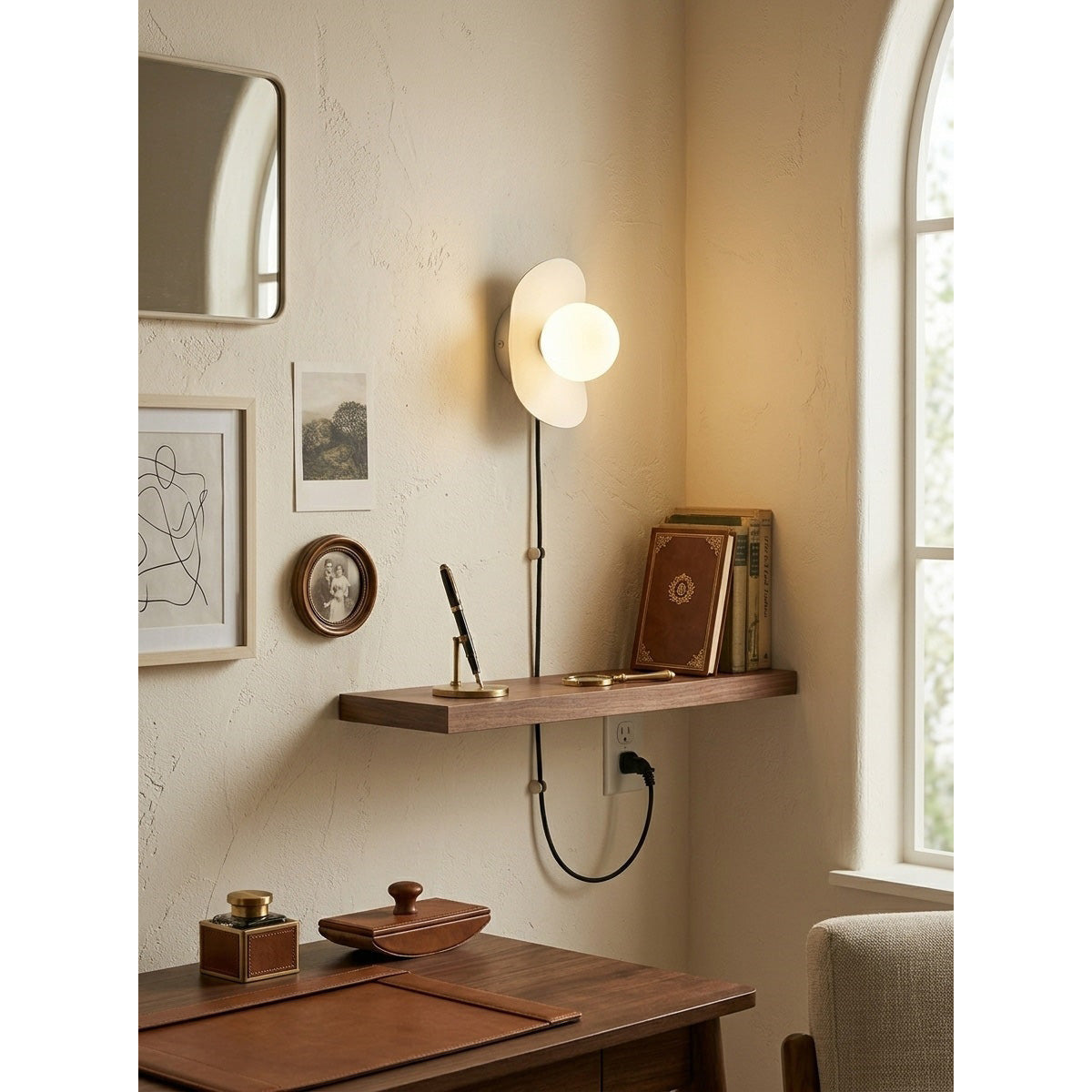 Veliielle Wall Lamp