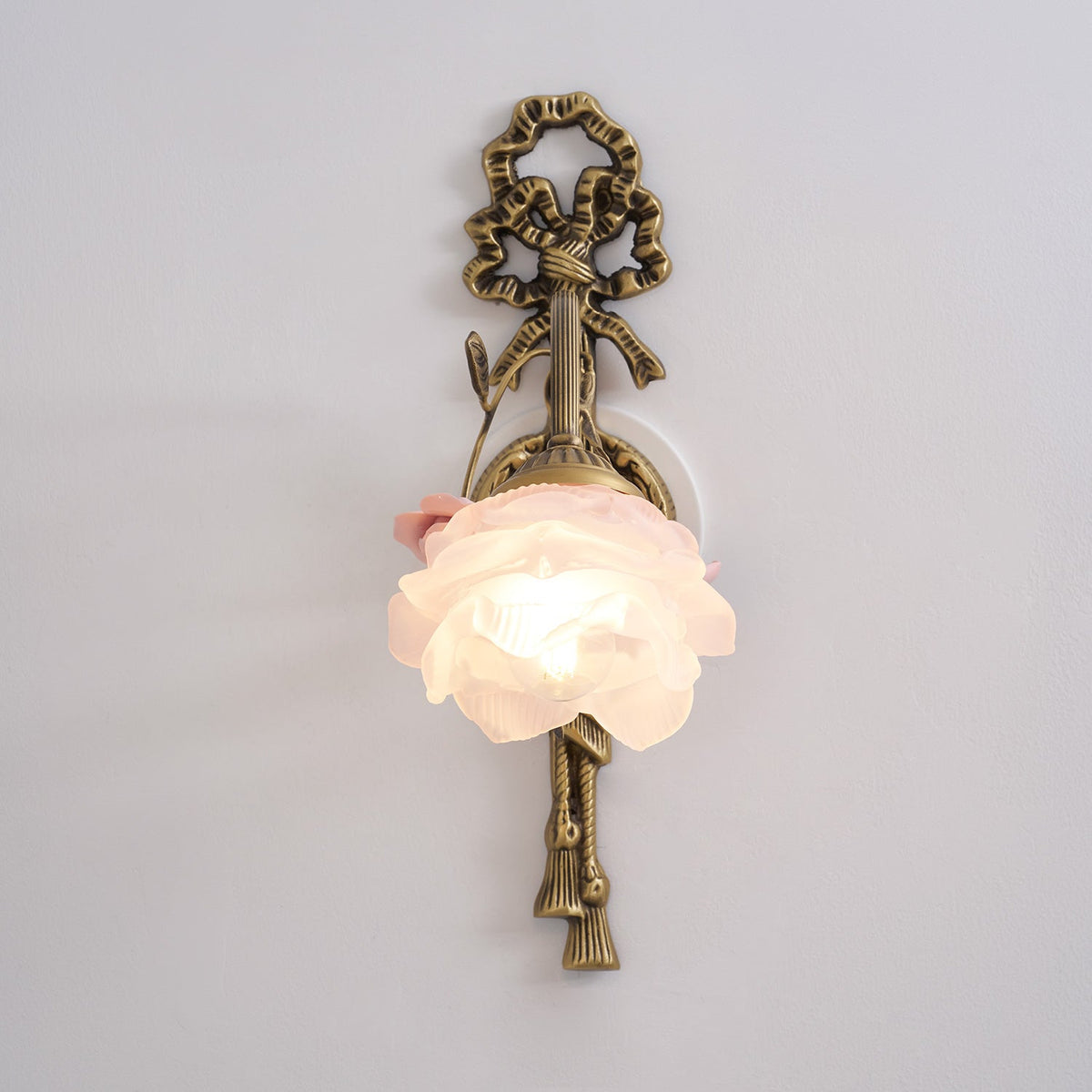 Valmora Wall Lamp