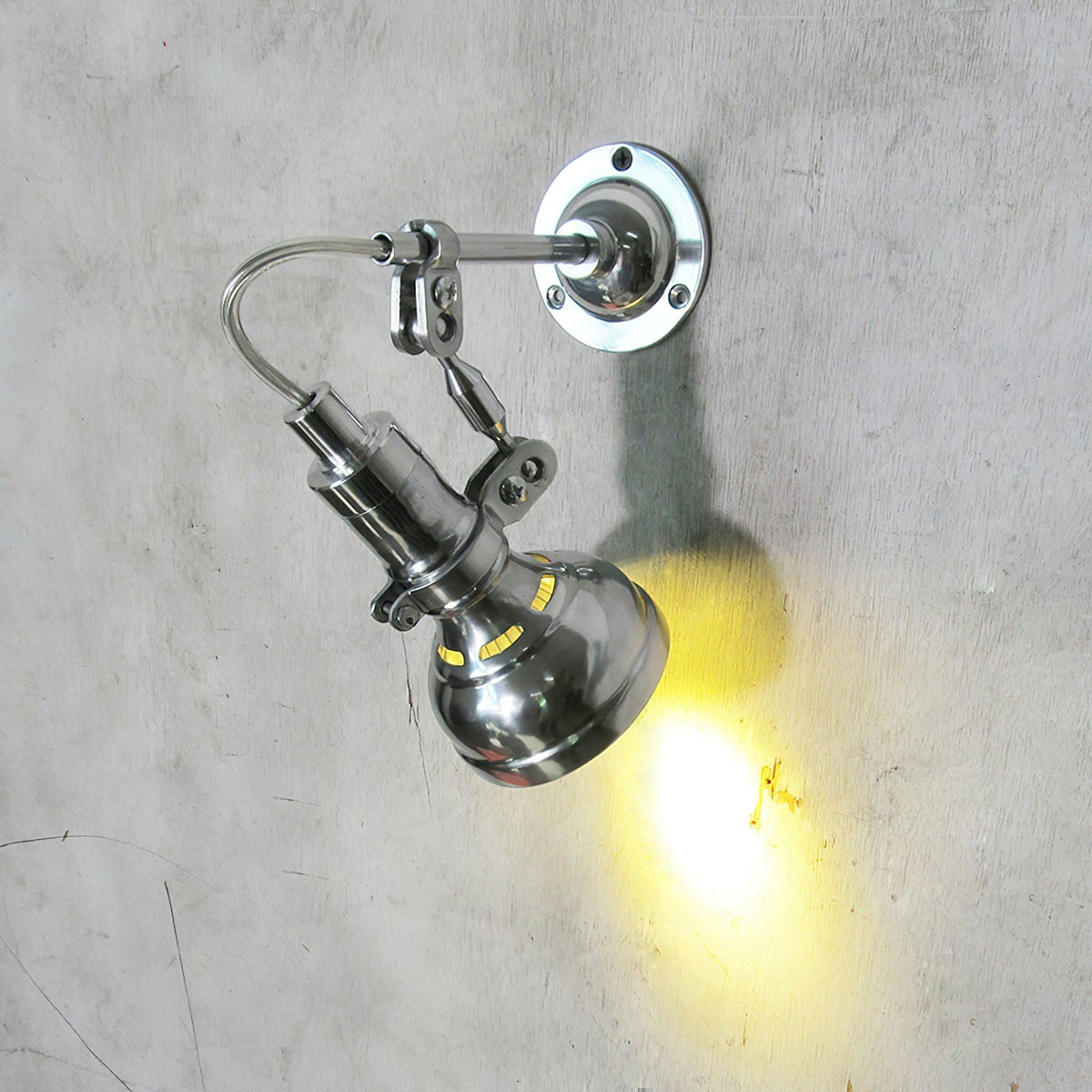 Ivsolara Wall Lamp