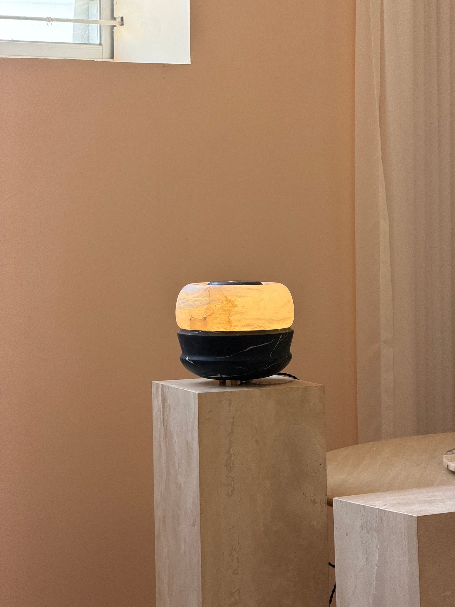 Soriviella Table Lamp