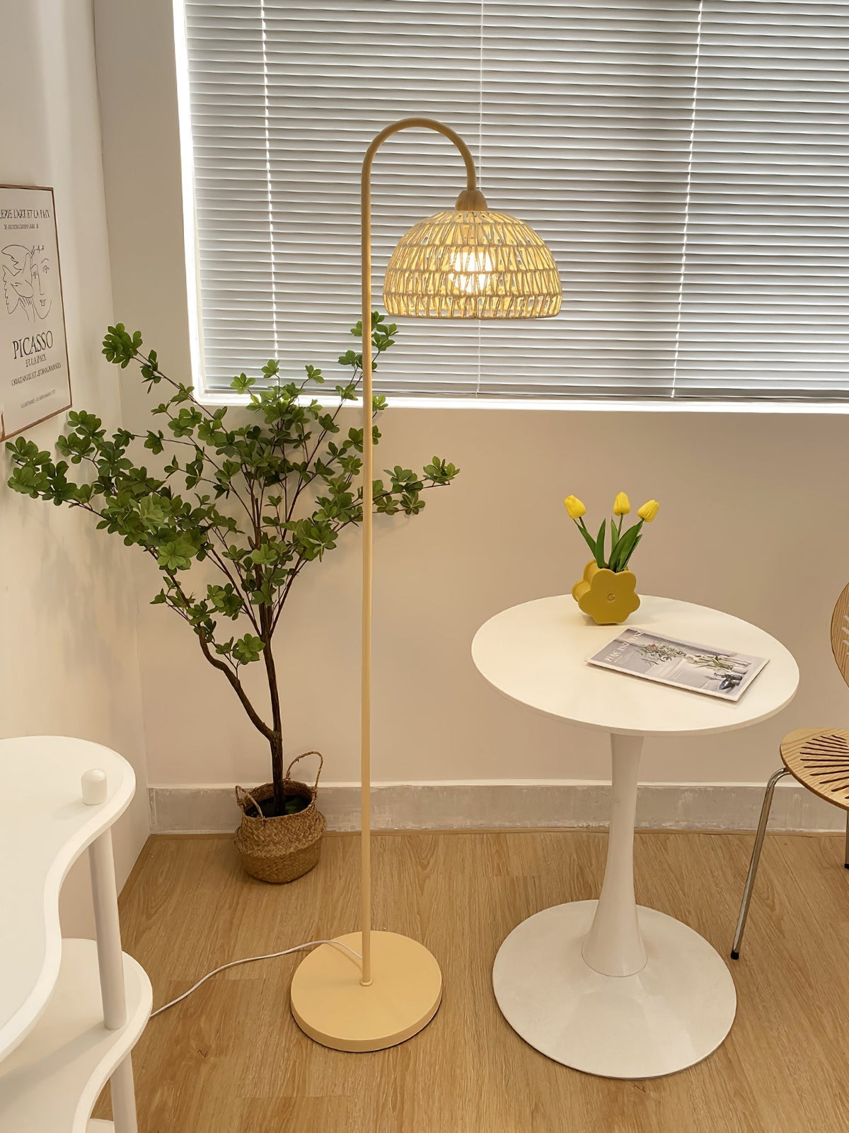 Tor Minimalist Floor Lamp