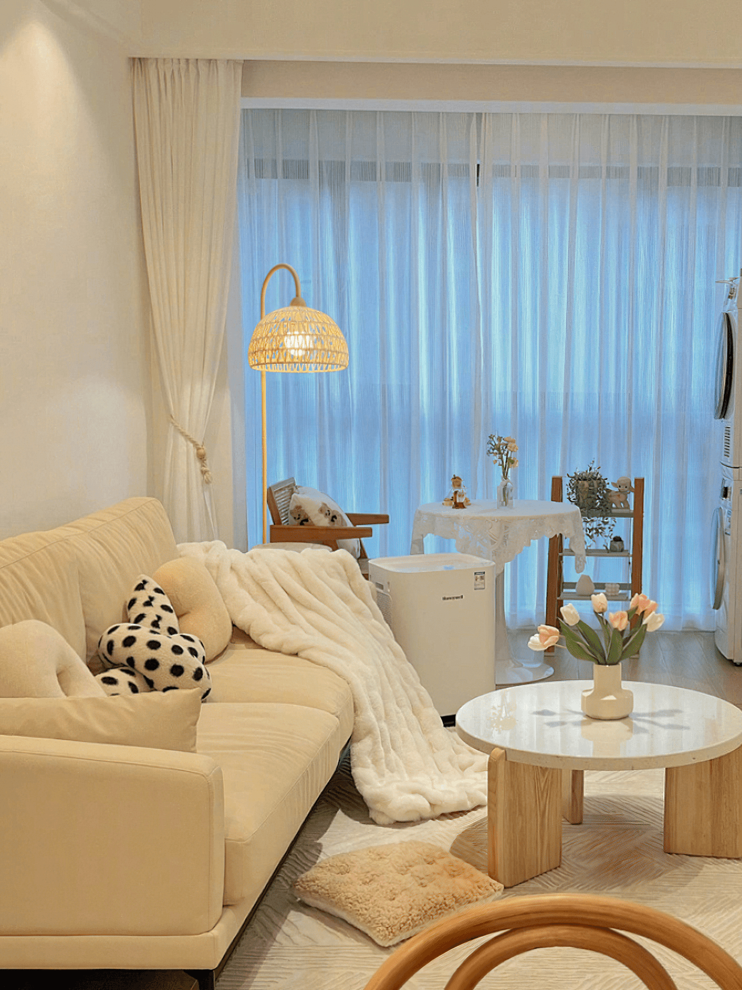 Tor Minimalist Floor Lamp