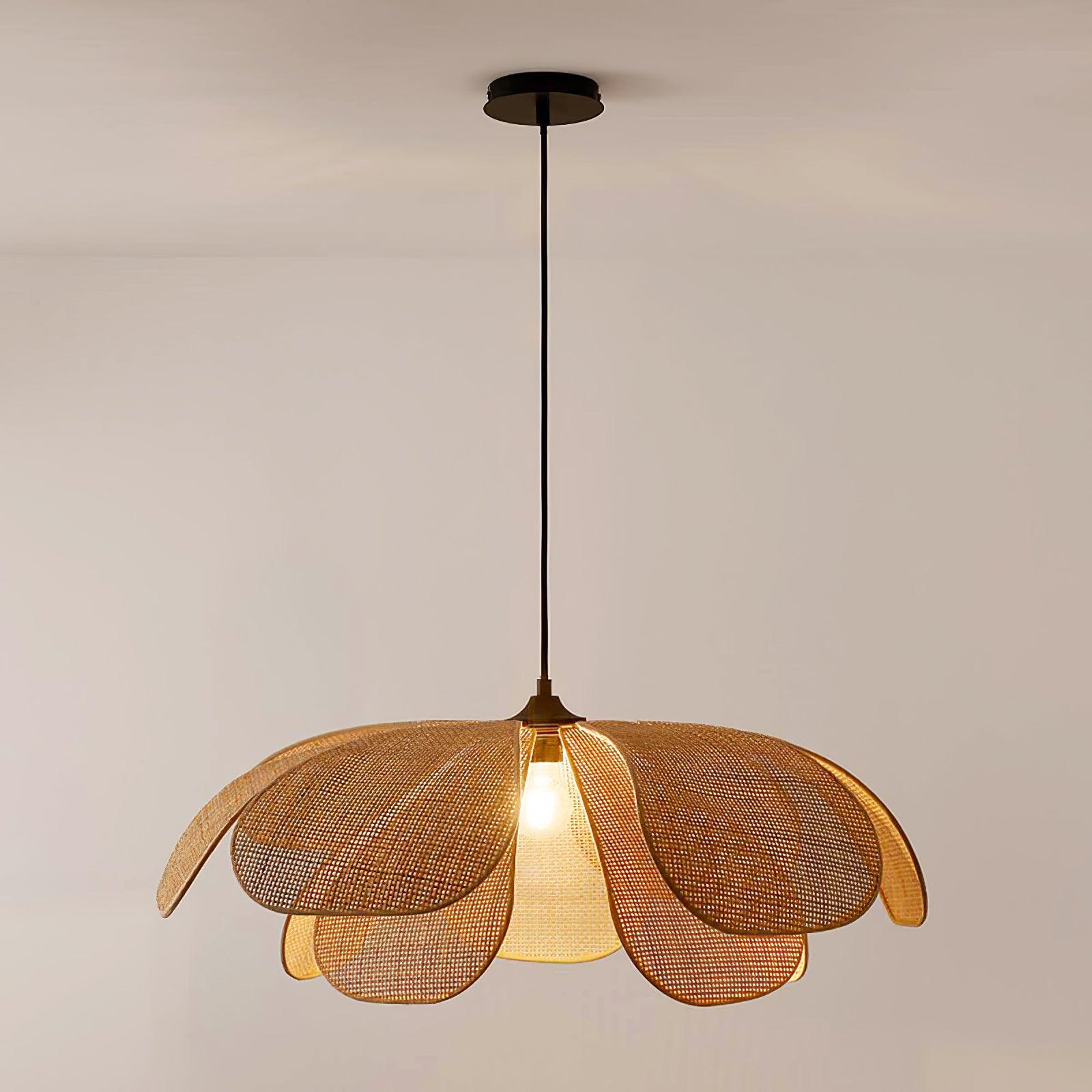 Petaral Rattan Retro Pendant Lamp