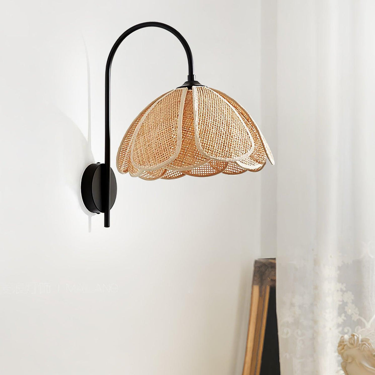 Zevelia Elegance Natural Petal Rattan Wall Lamp