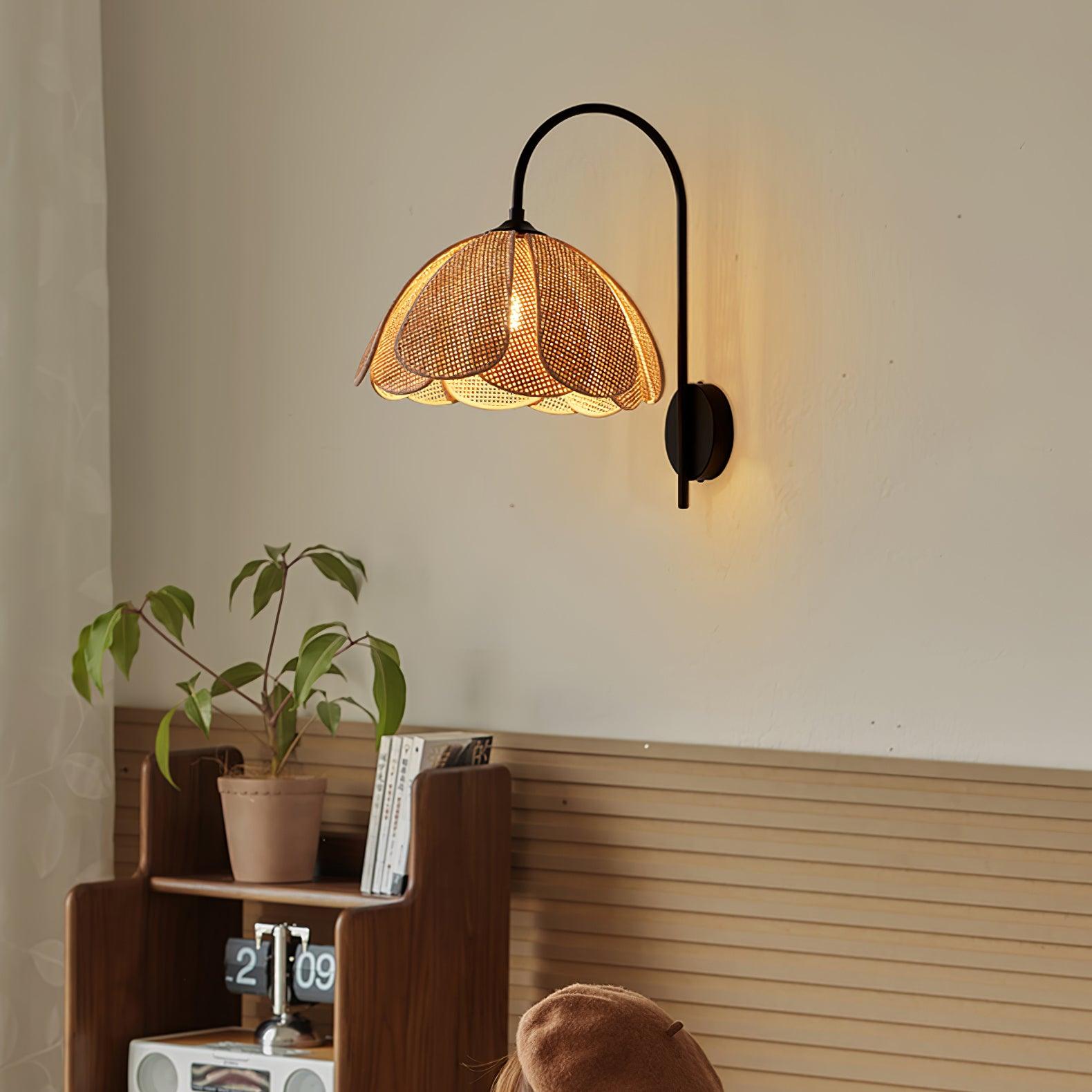 Zevelia Elegance Natural Petal Rattan Wall Lamp