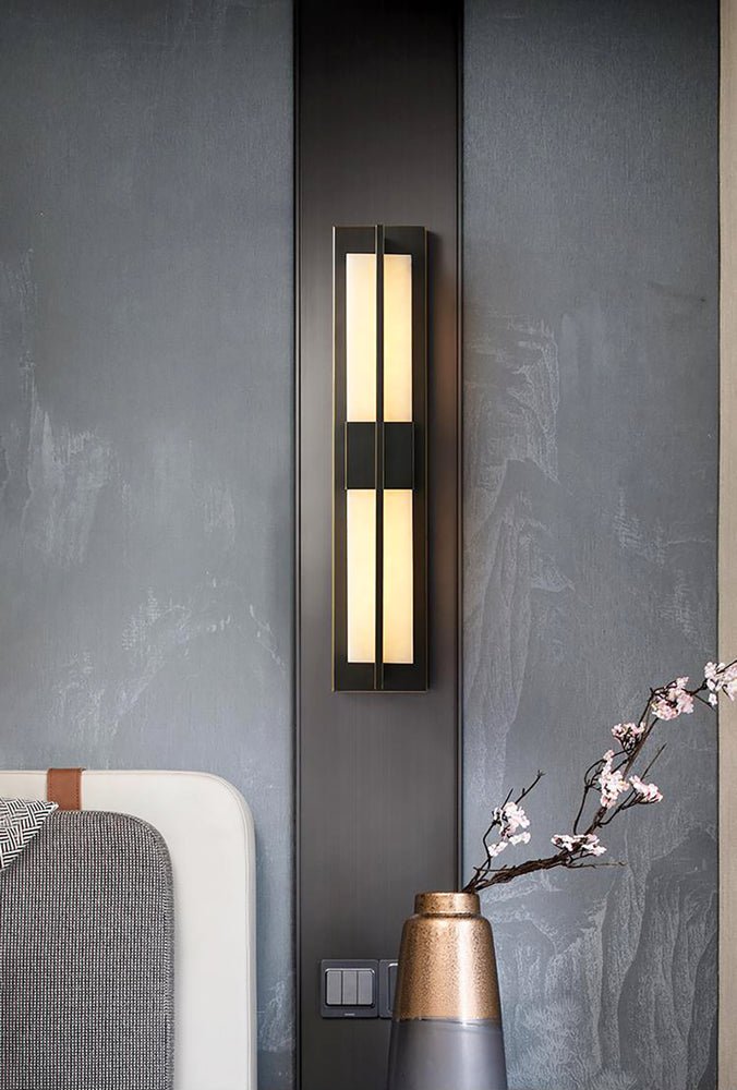 Laxor Alabaster Brass Wall Light
