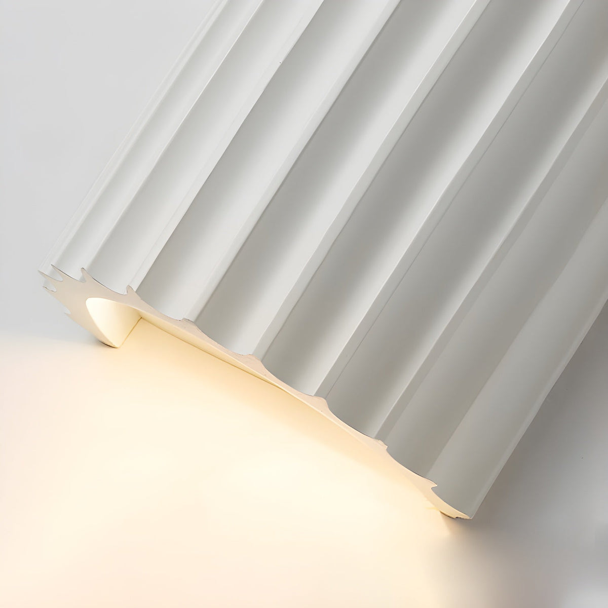 Ivvinen Nordic Art Ribbed Resin Wall Lamp