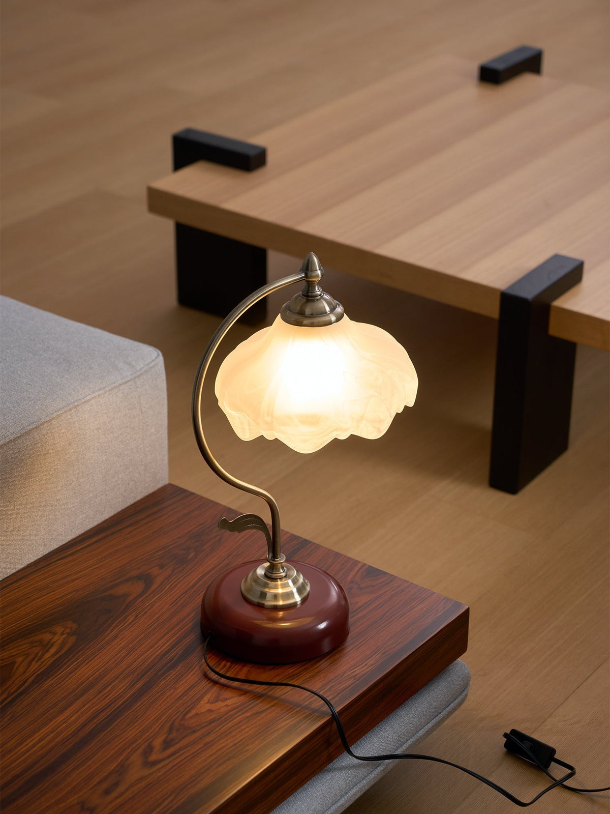Velivise Retro Flower Table Lamp