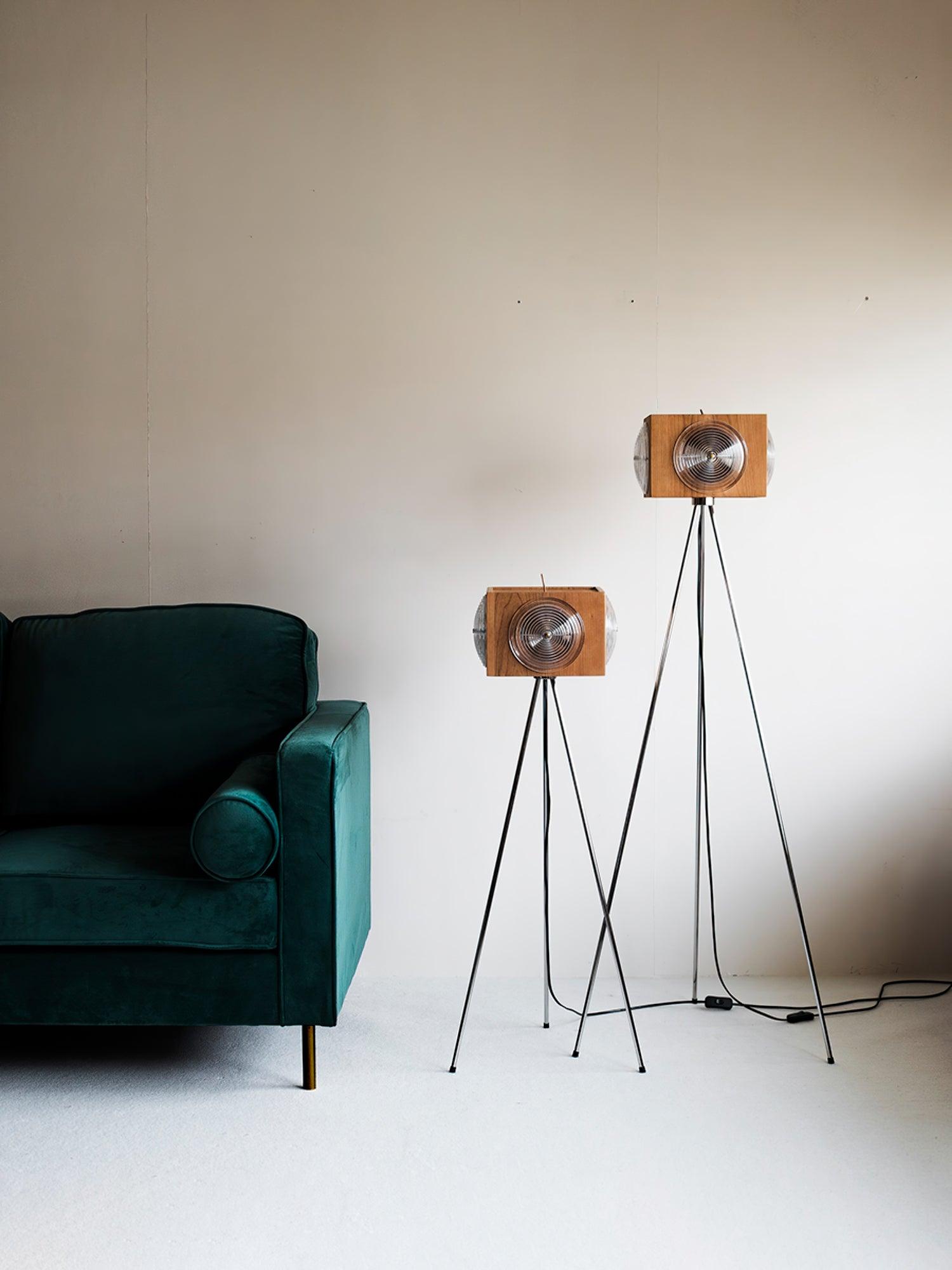 Vesoren Tripod Wood Floor Lamp