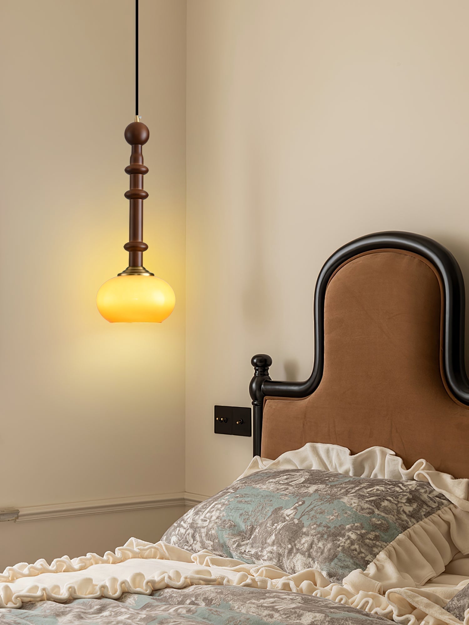Yovelis Vintage Wood Pendant Lamp