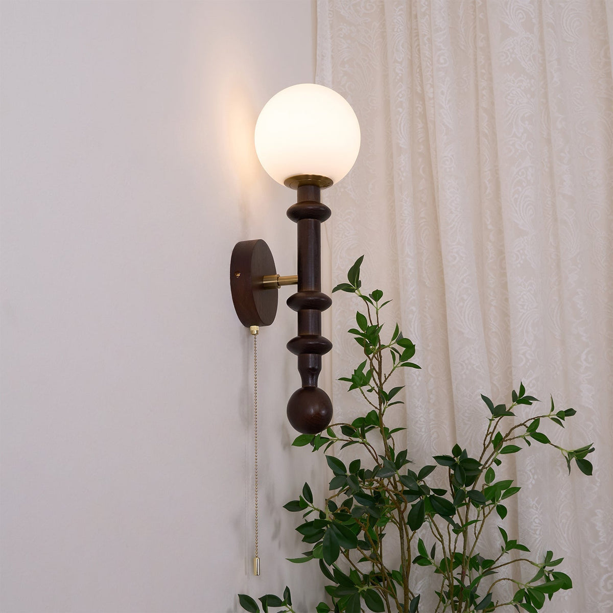 Elmiror Elegance Roman Column Glass Wood Wall Lamp