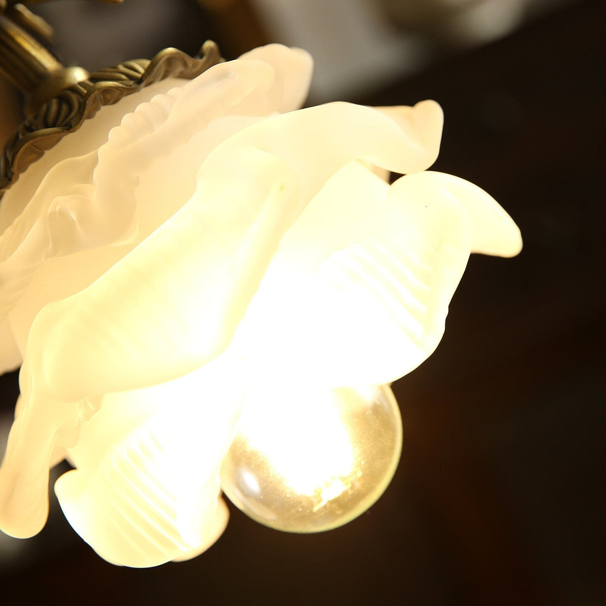 Liorarena Floral Table Lamp