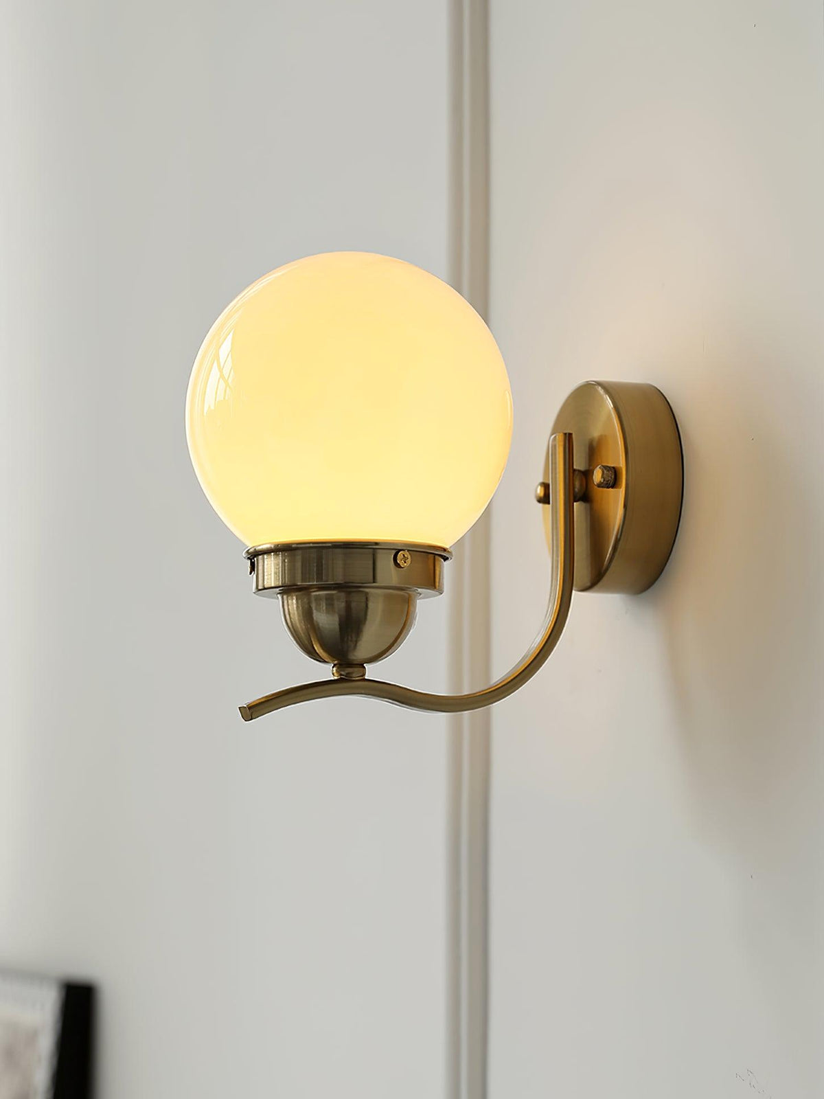 Avrinir Modern Minimalist Glass Wall Lamp