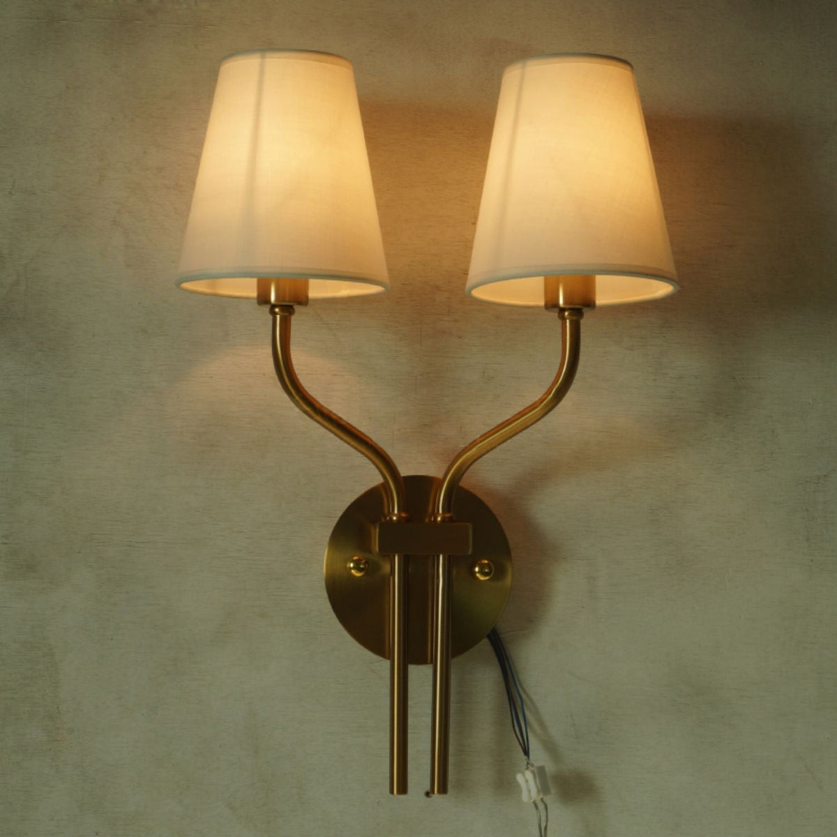 Ulreo Wall Lamp