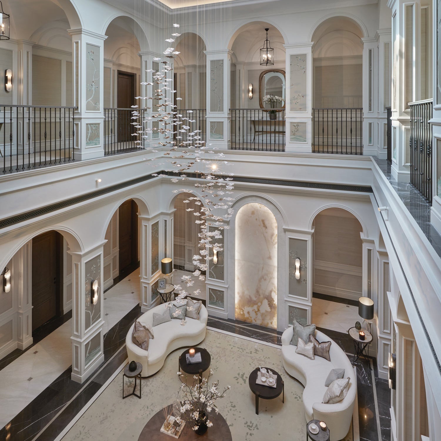 Lisk Luxury Brass Linear Chandelier