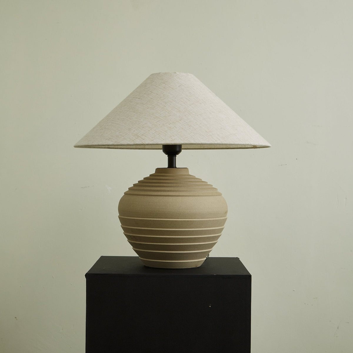 Serano Rustic Ridge Table Lamp