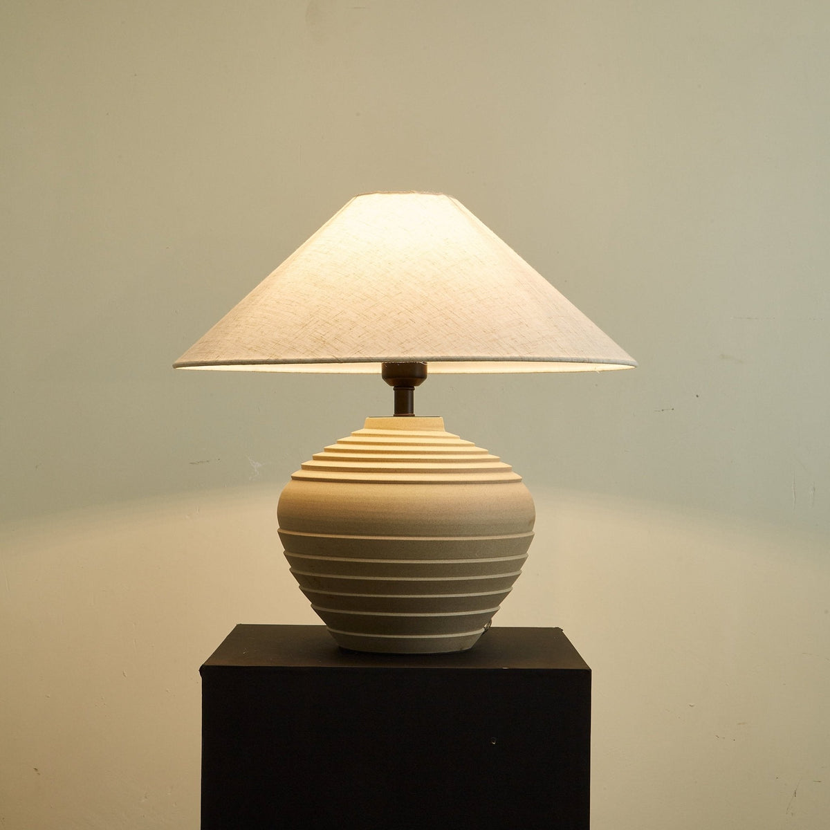 Serano Rustic Ridge Table Lamp