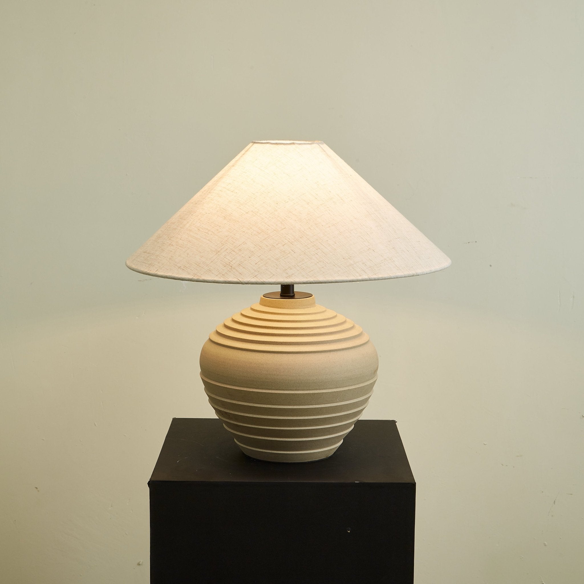 Serano Rustic Ridge Table Lamp