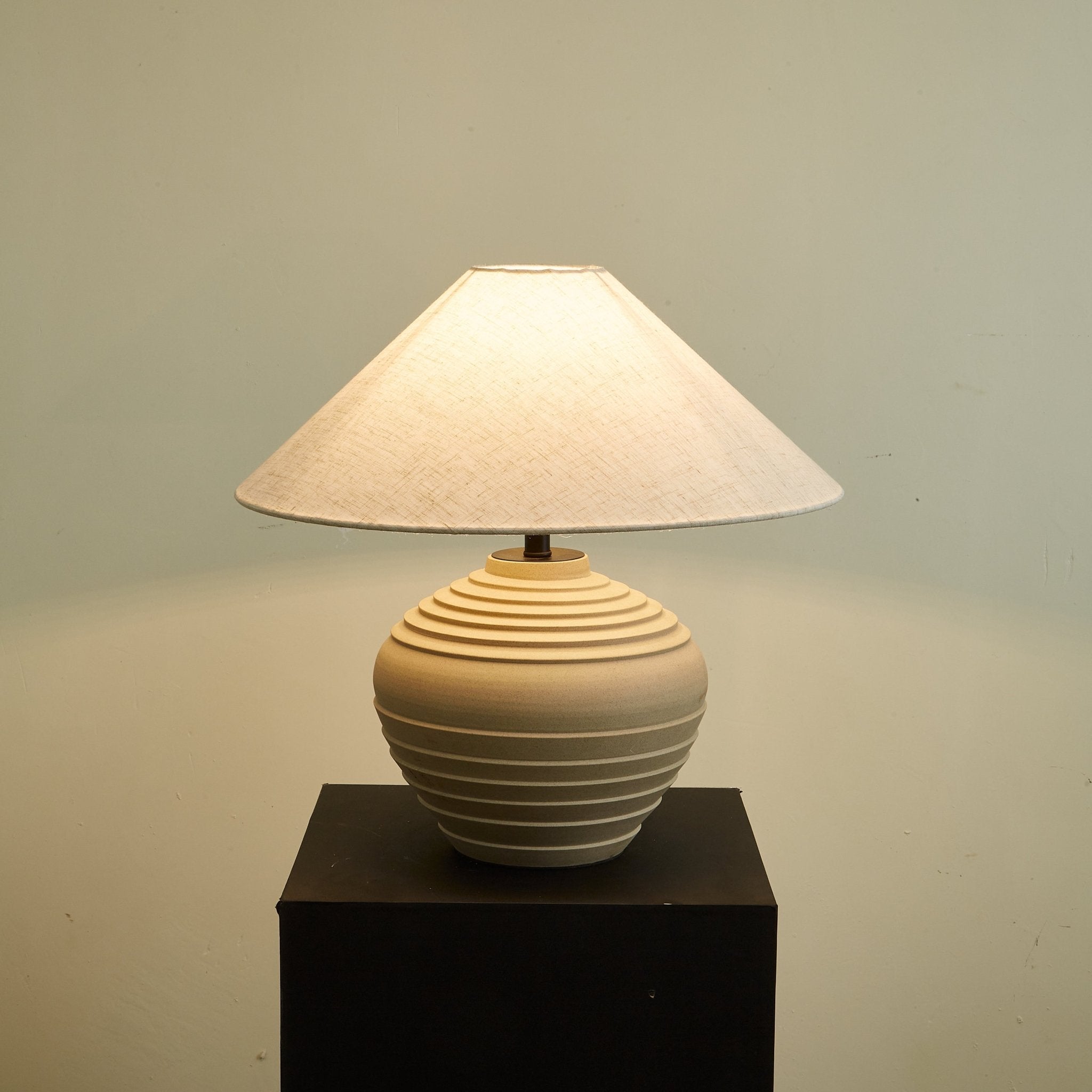 Serano Rustic Ridge Table Lamp