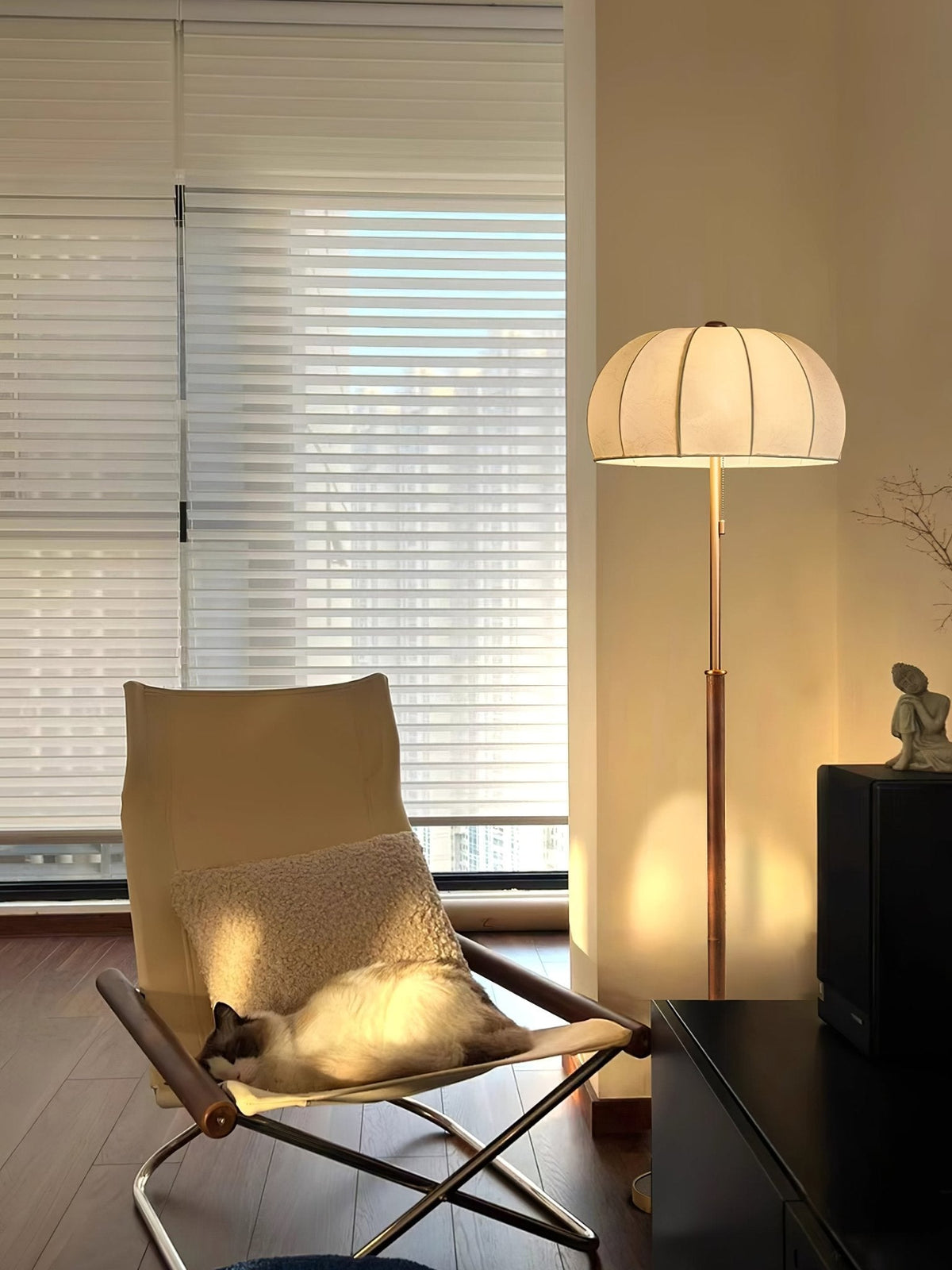 Cularo Fabric Wood Floor Lamp