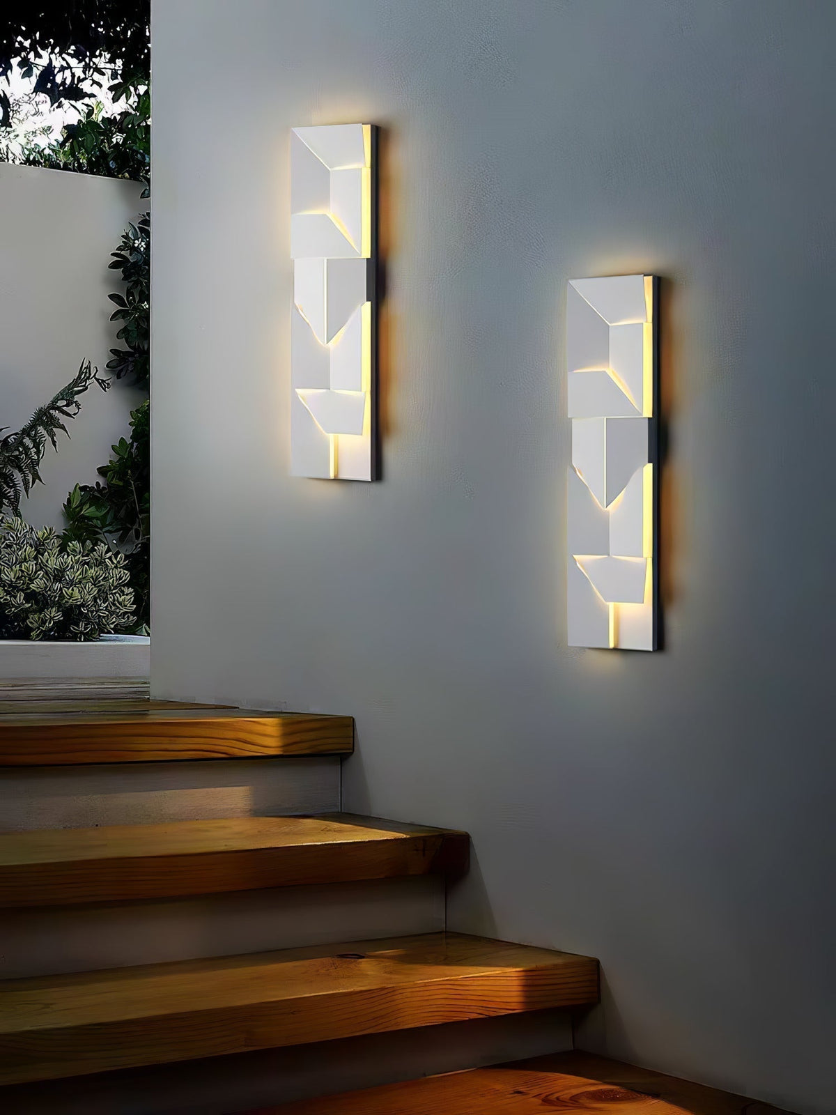 Wynor Shadows Grand Sconce Wall Lamp