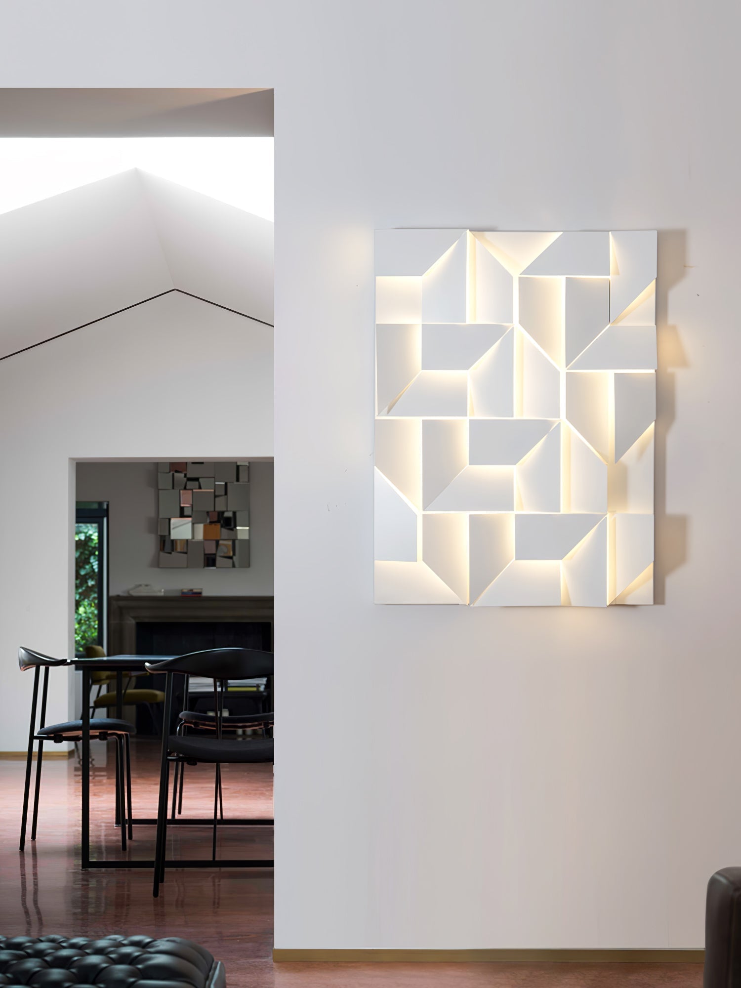 Wynor Shadows Grand Sconce Wall Lamp