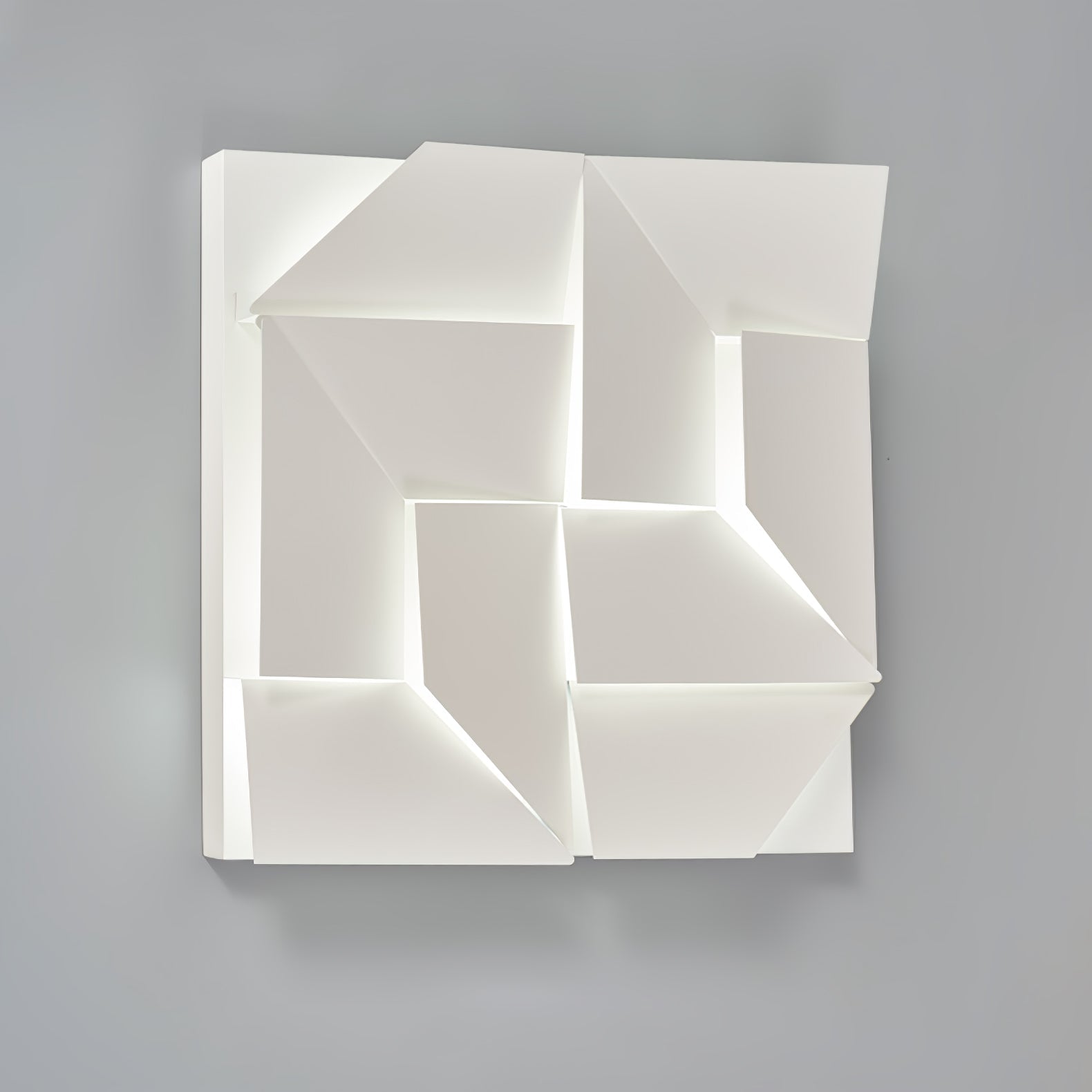 Wynor Shadows Grand Sconce Wall Lamp