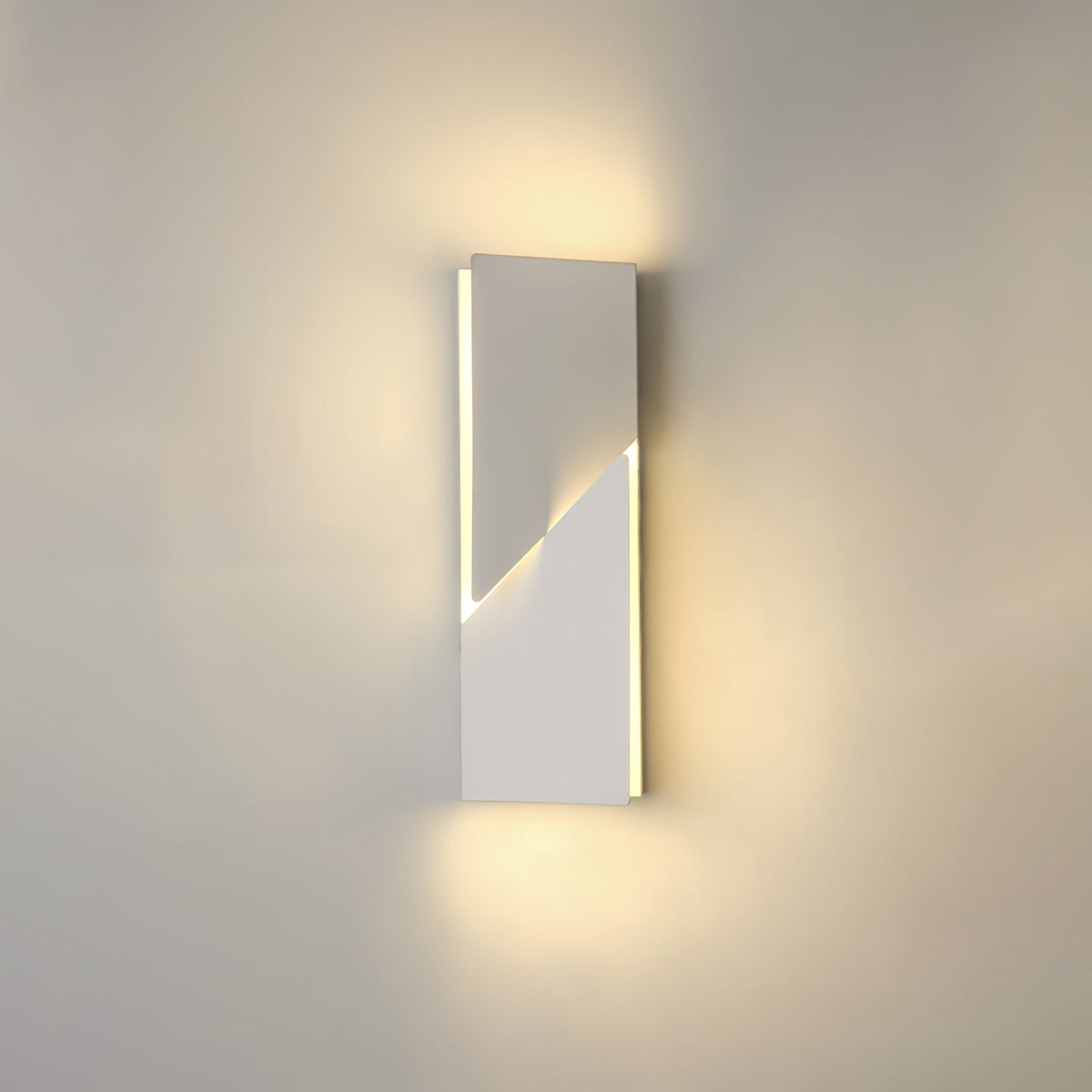 Wynor Shadows Grand Sconce Wall Lamp