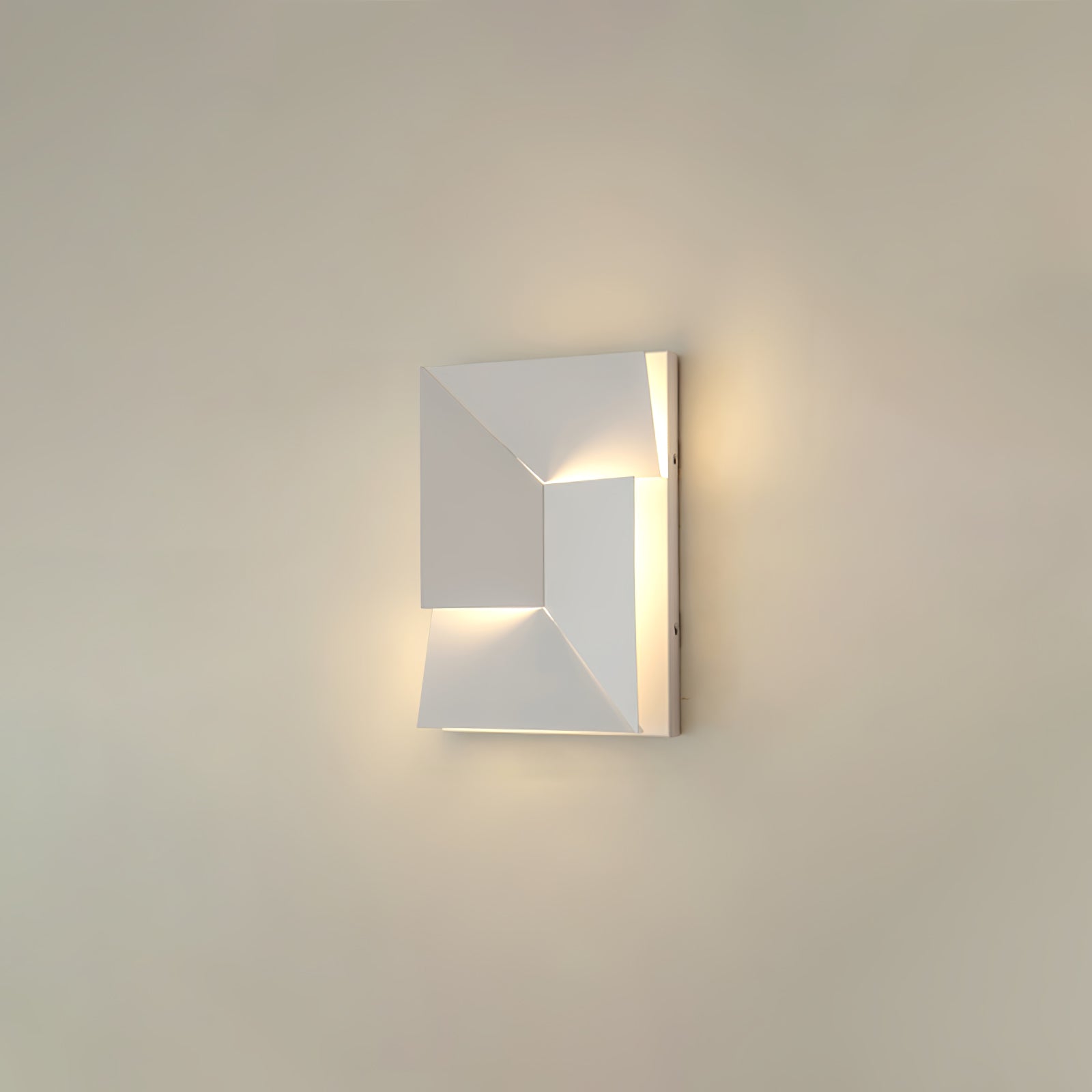 Arthaen Shadows Grand Sconce Wall lamp