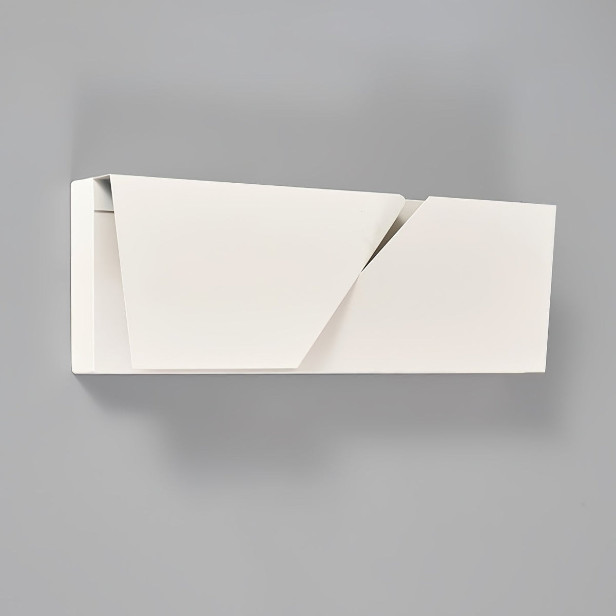 Wynor Shadows Grand Sconce Wall Lamp